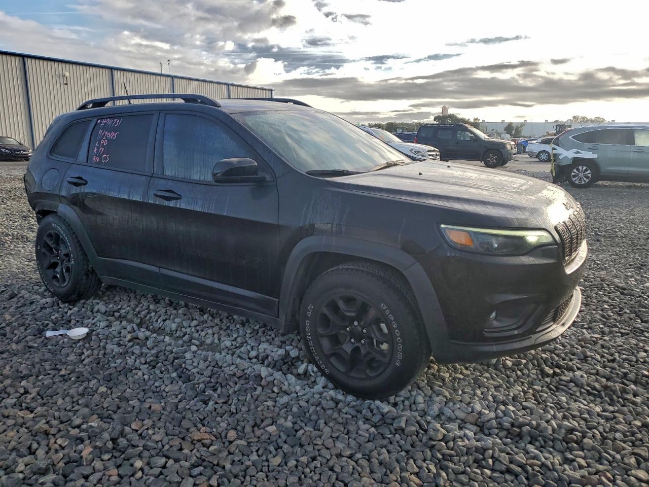 2022 JEEP CHEROKEE LATITUDE photo 4