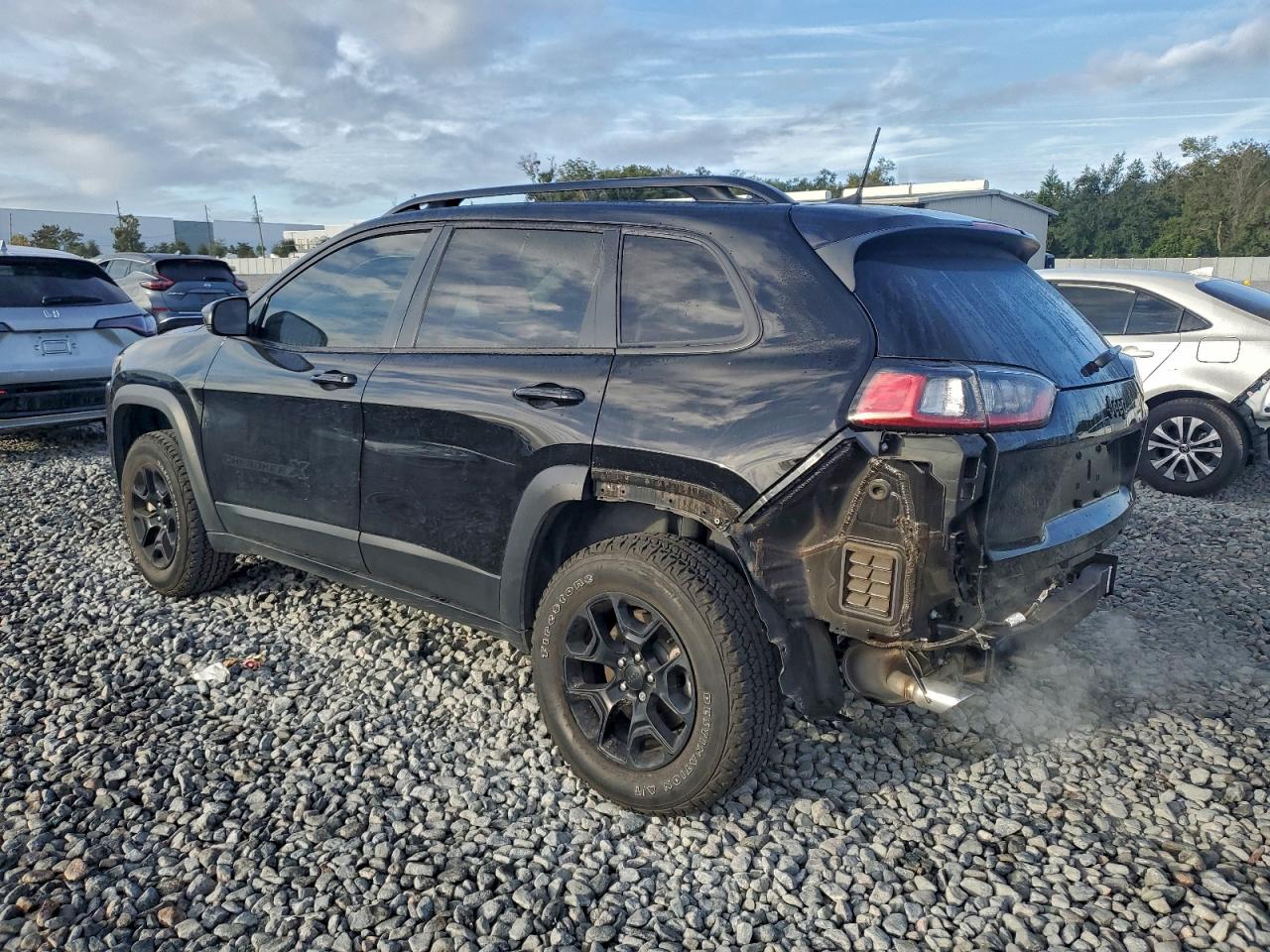 2022 JEEP CHEROKEE LATITUDE photo 2