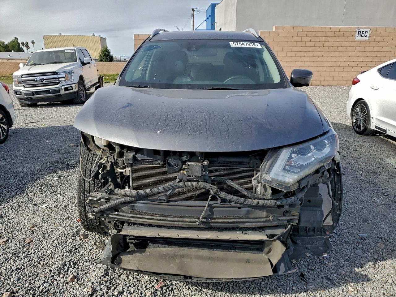 2019 NISSAN ROGUE S photo 5
