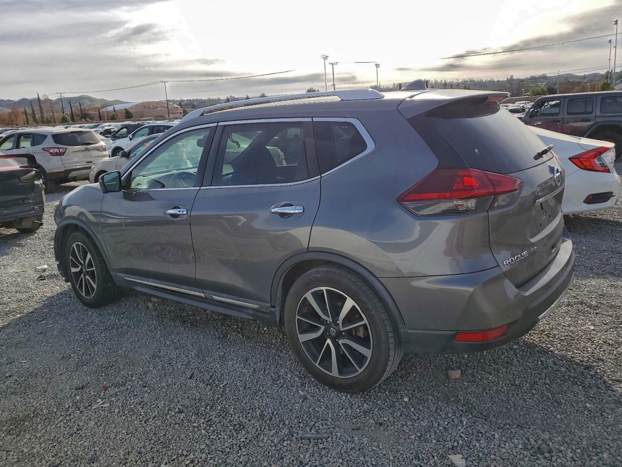 2019 NISSAN ROGUE S photo 2