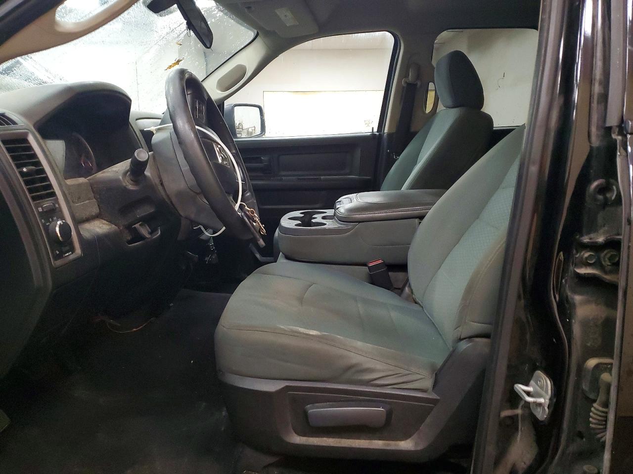 2014 RAM 1500 ST photo 7