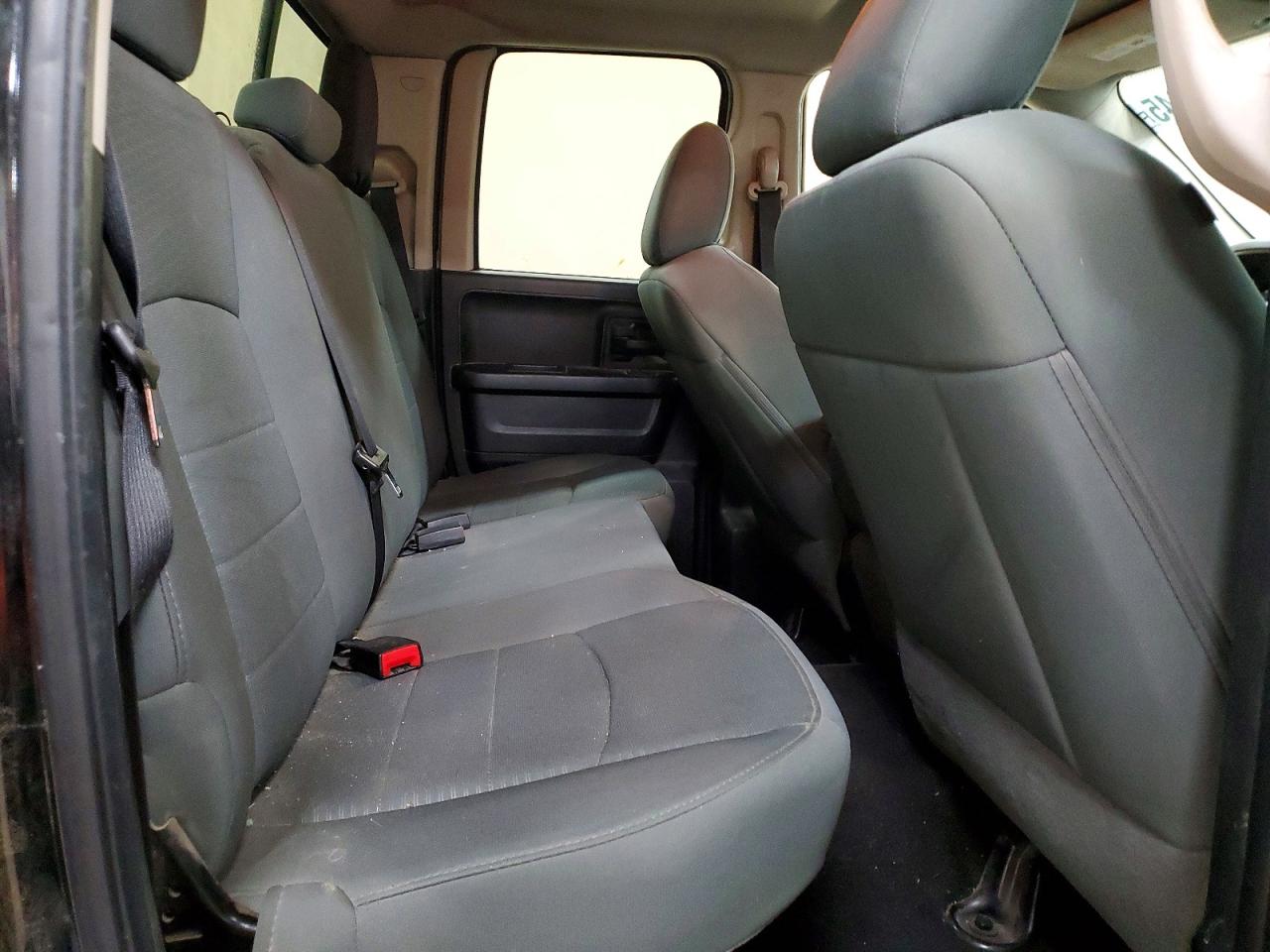 2014 RAM 1500 ST photo 10