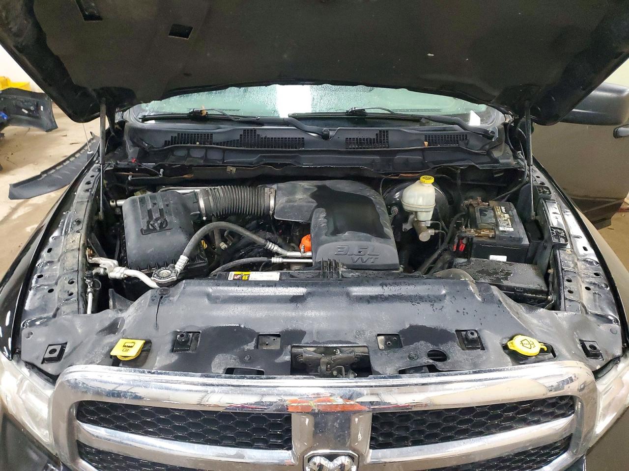 2014 RAM 1500 ST photo 11