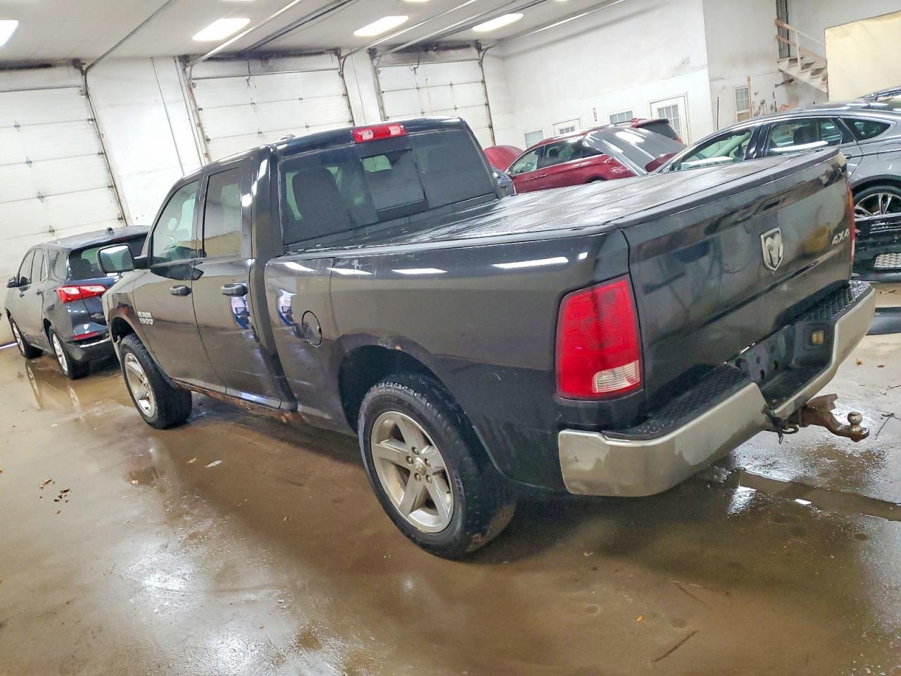 2014 RAM 1500 ST photo 2