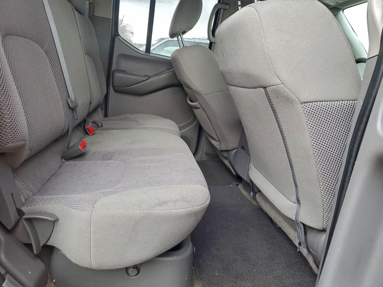 2018 NISSAN FRONTIER S photo 10