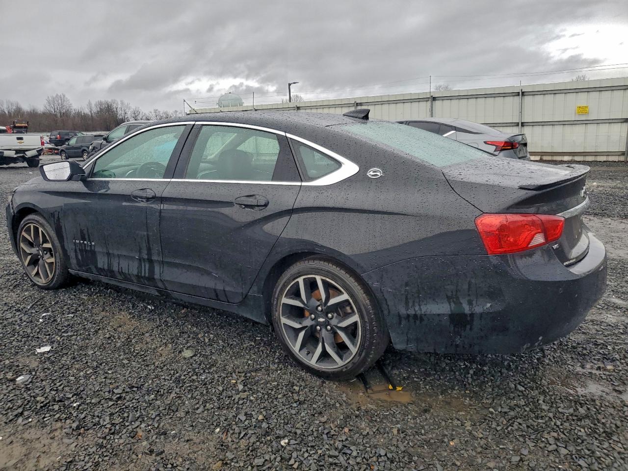 2015 CHEVROLET IMPALA LT photo 2