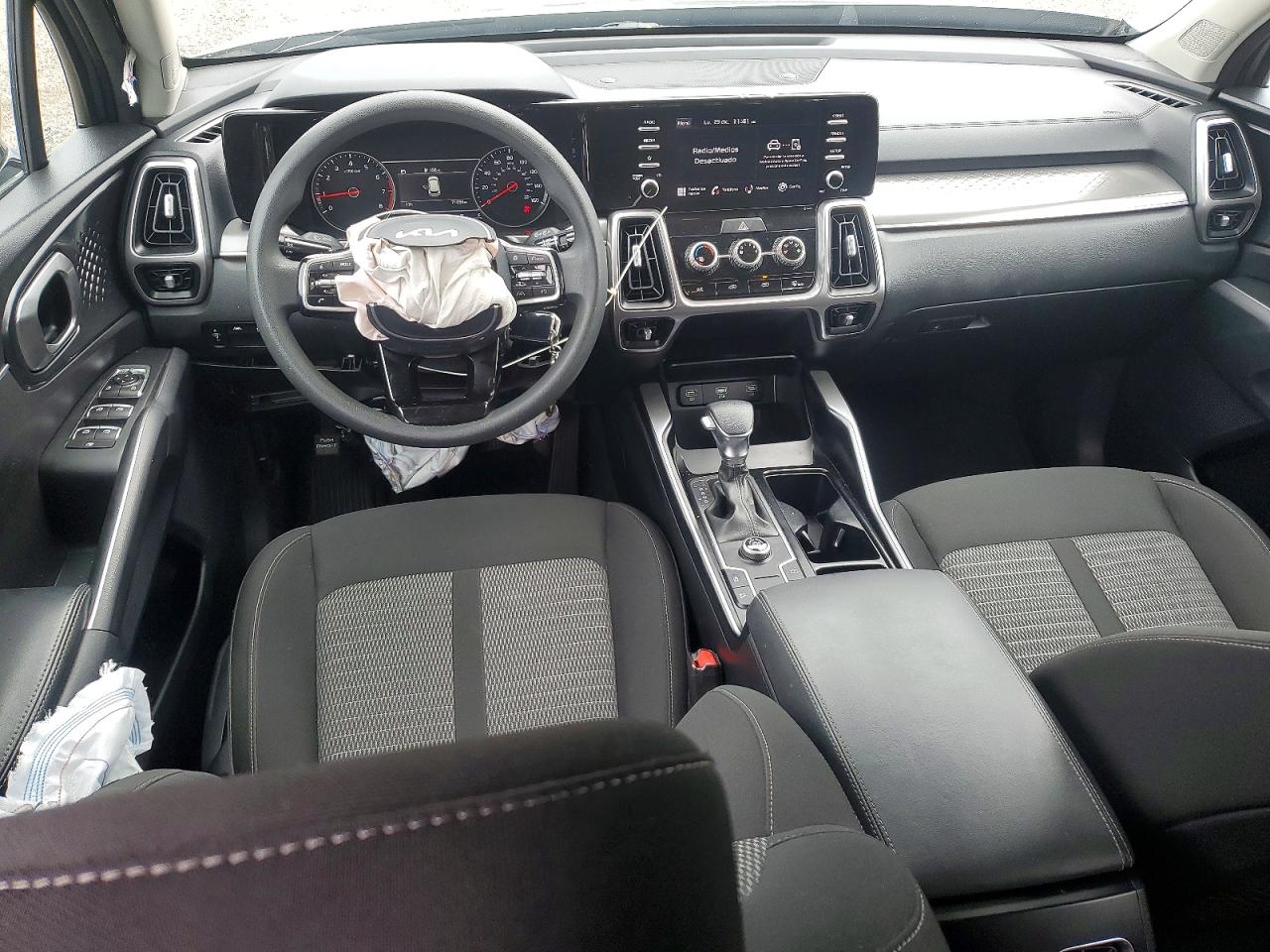 2022 KIA SORENTO LX photo 22
