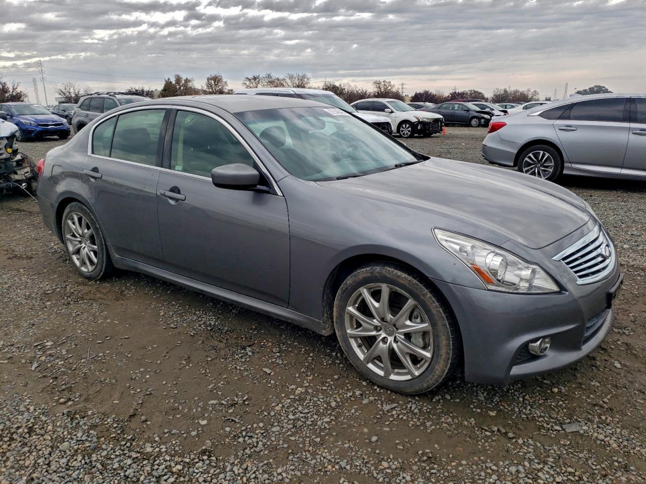 2012 INFINITI G37 BASE photo 4