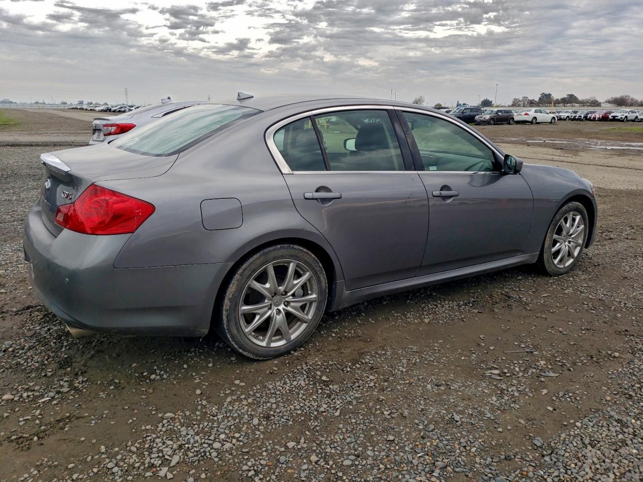 2012 INFINITI G37 BASE photo 3
