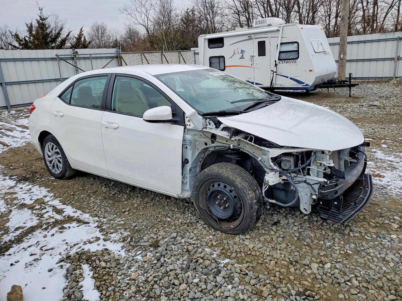 2017 TOYOTA COROLLA L photo 4