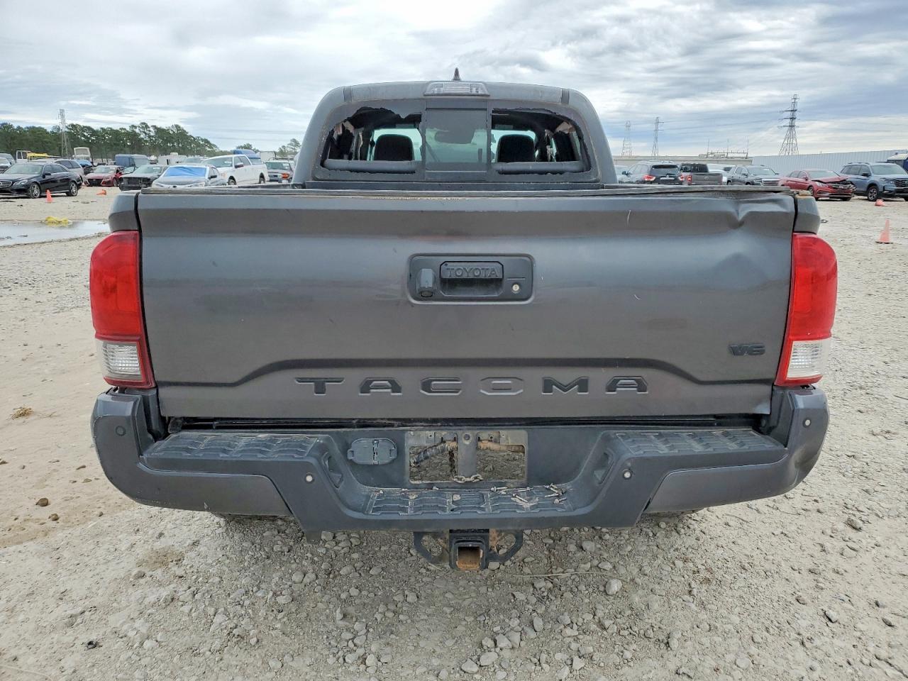 2019 TOYOTA TACOMA TRD OFF-ROAD photo 6