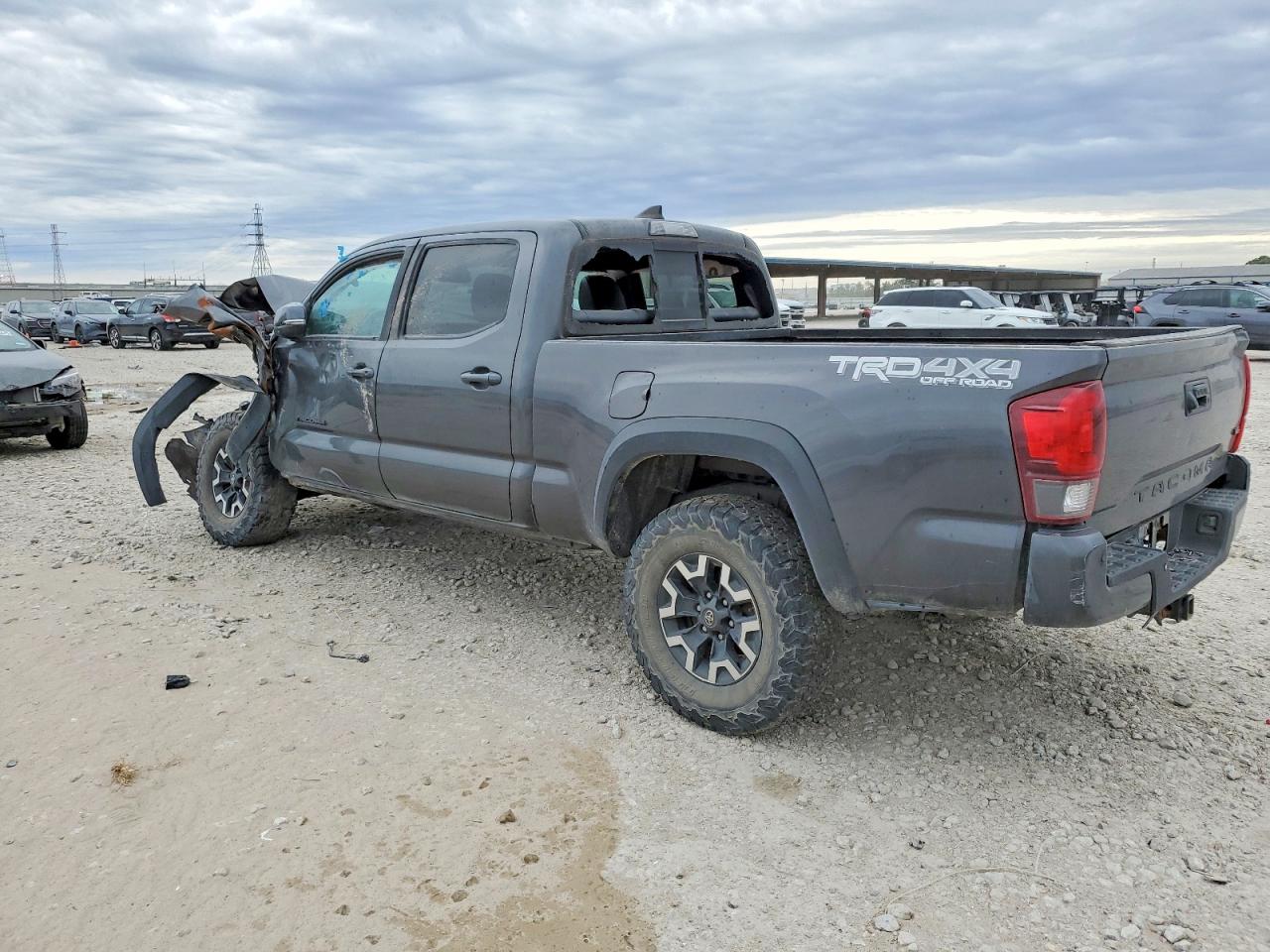 2019 TOYOTA TACOMA TRD OFF-ROAD photo 2