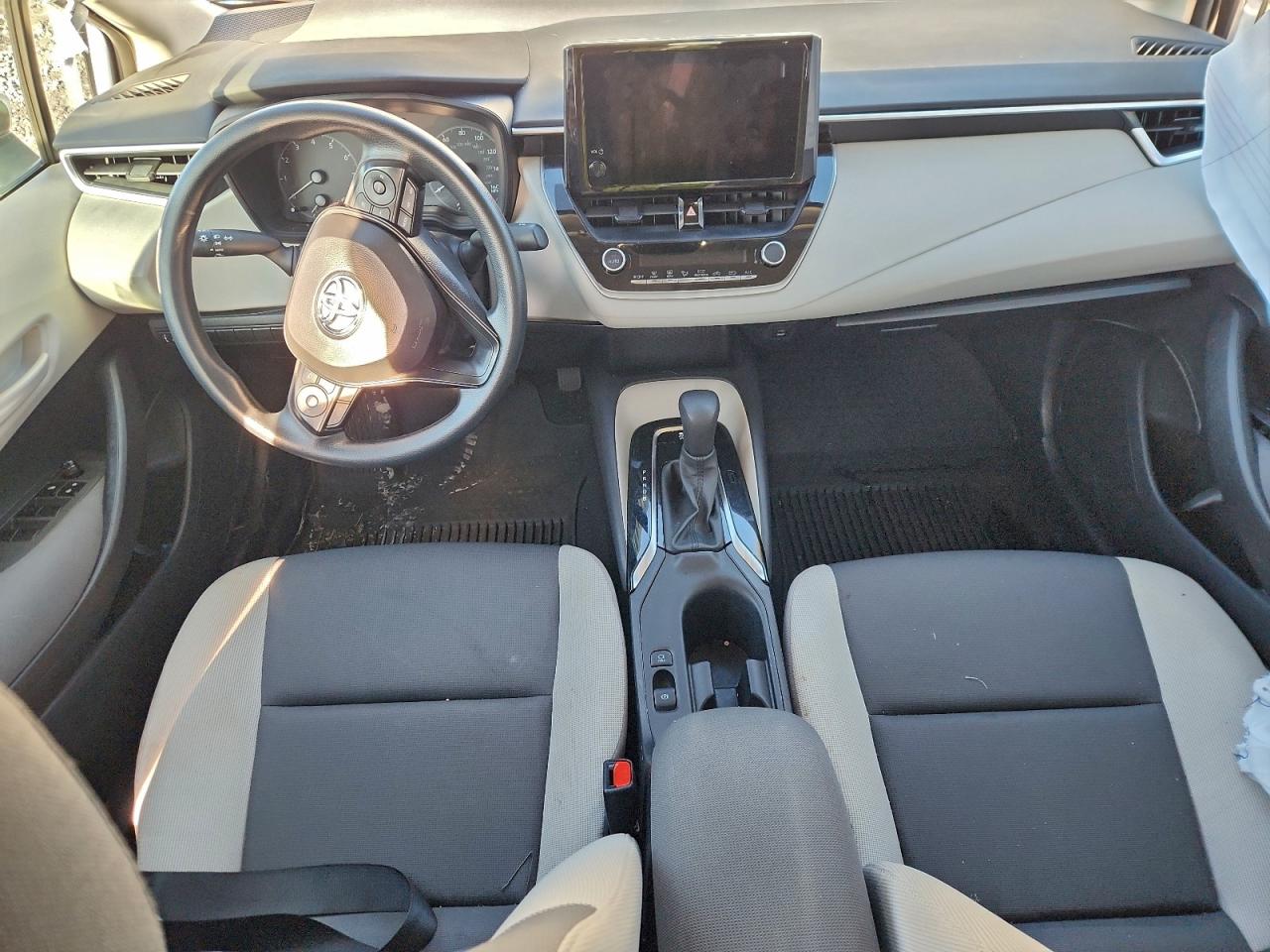 2024 TOYOTA COROLLA LE photo 8