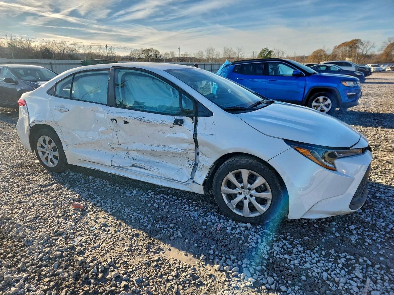 2024 TOYOTA COROLLA LE photo 4