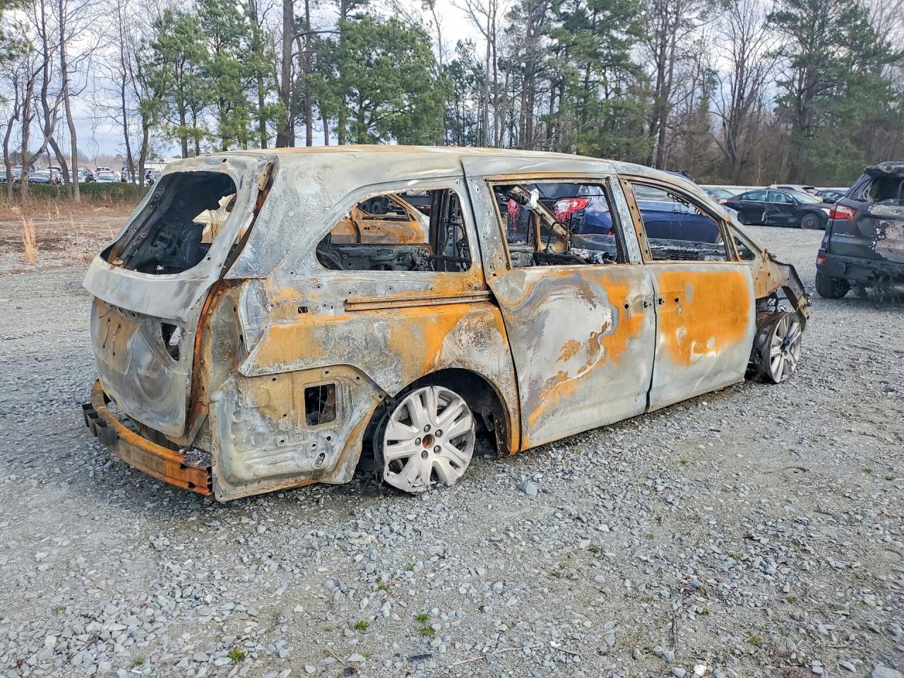 2014 HONDA ODYSSEY TOURING photo 5