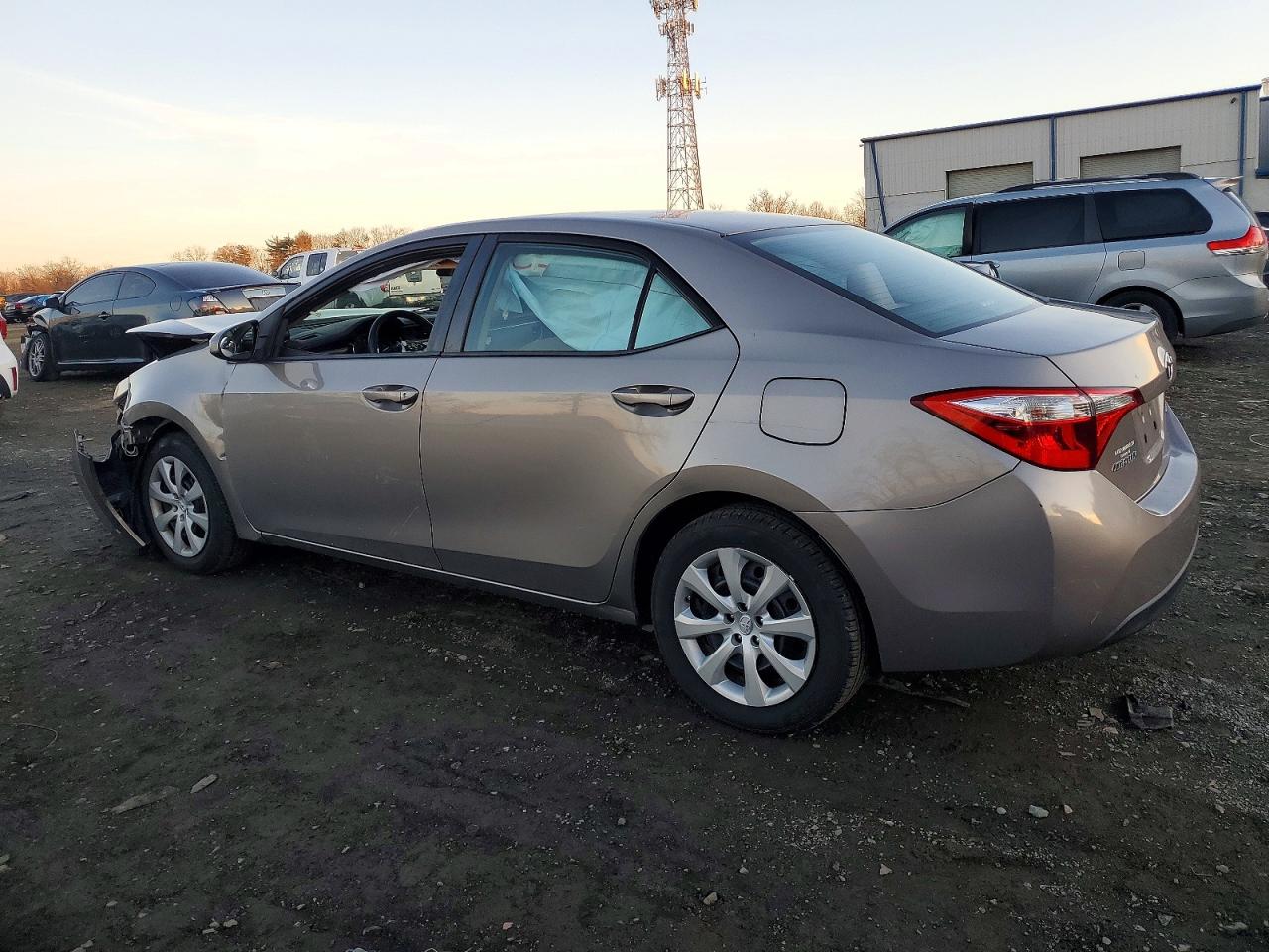 2014 TOYOTA COROLLA L photo 3