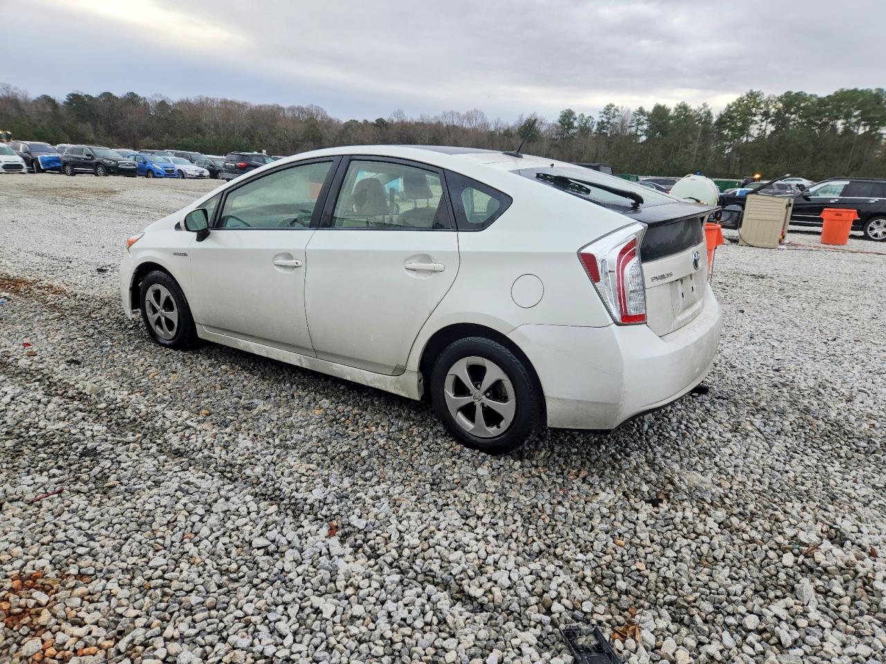 2013 TOYOTA PRIUS photo 2