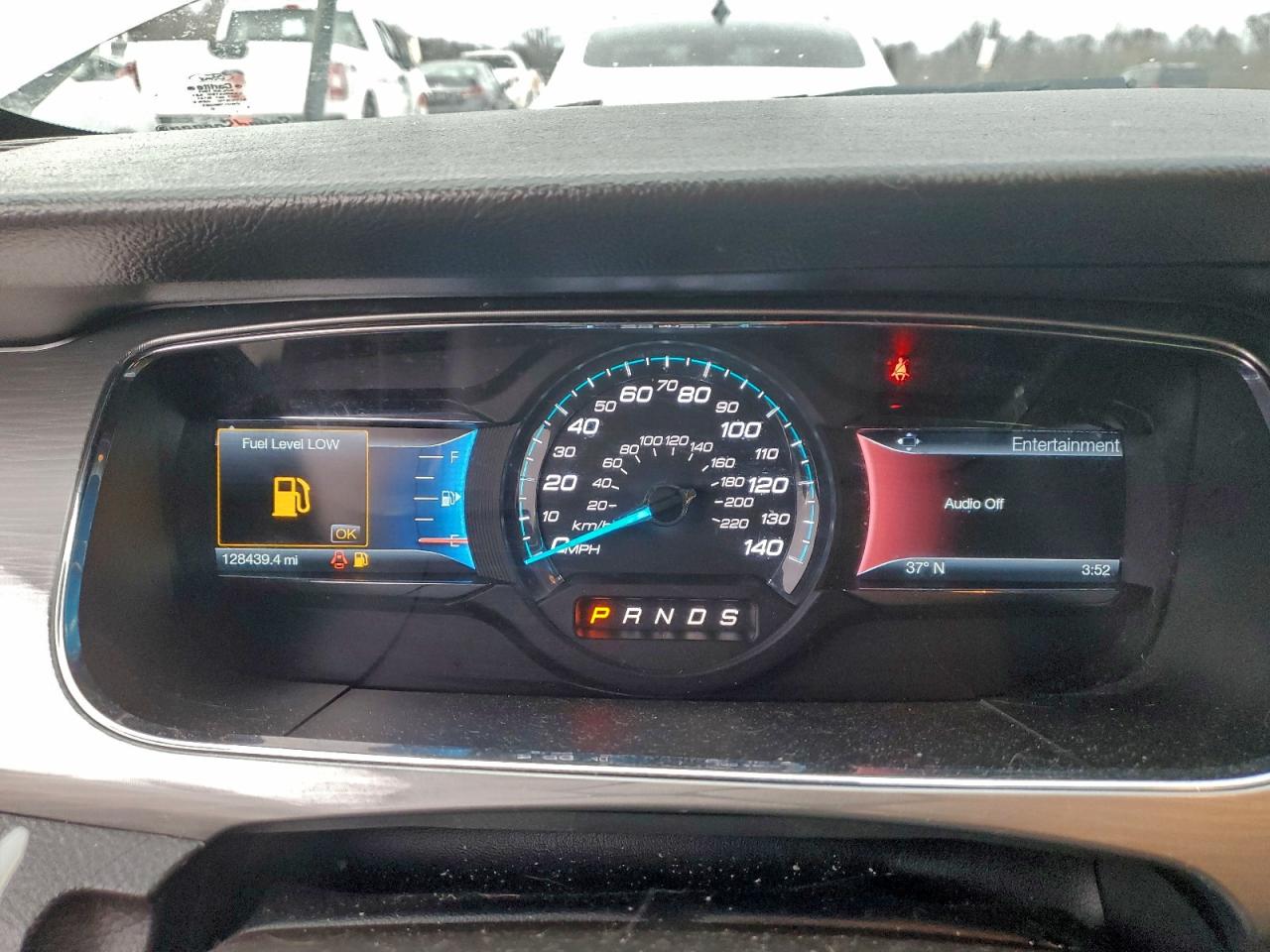 2015 FORD TAURUS SEL photo 9