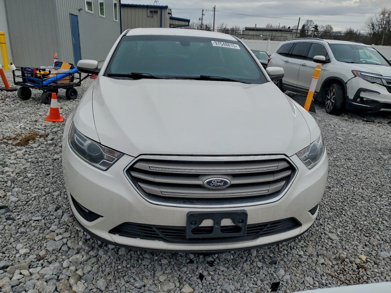 2015 FORD TAURUS SEL photo 5