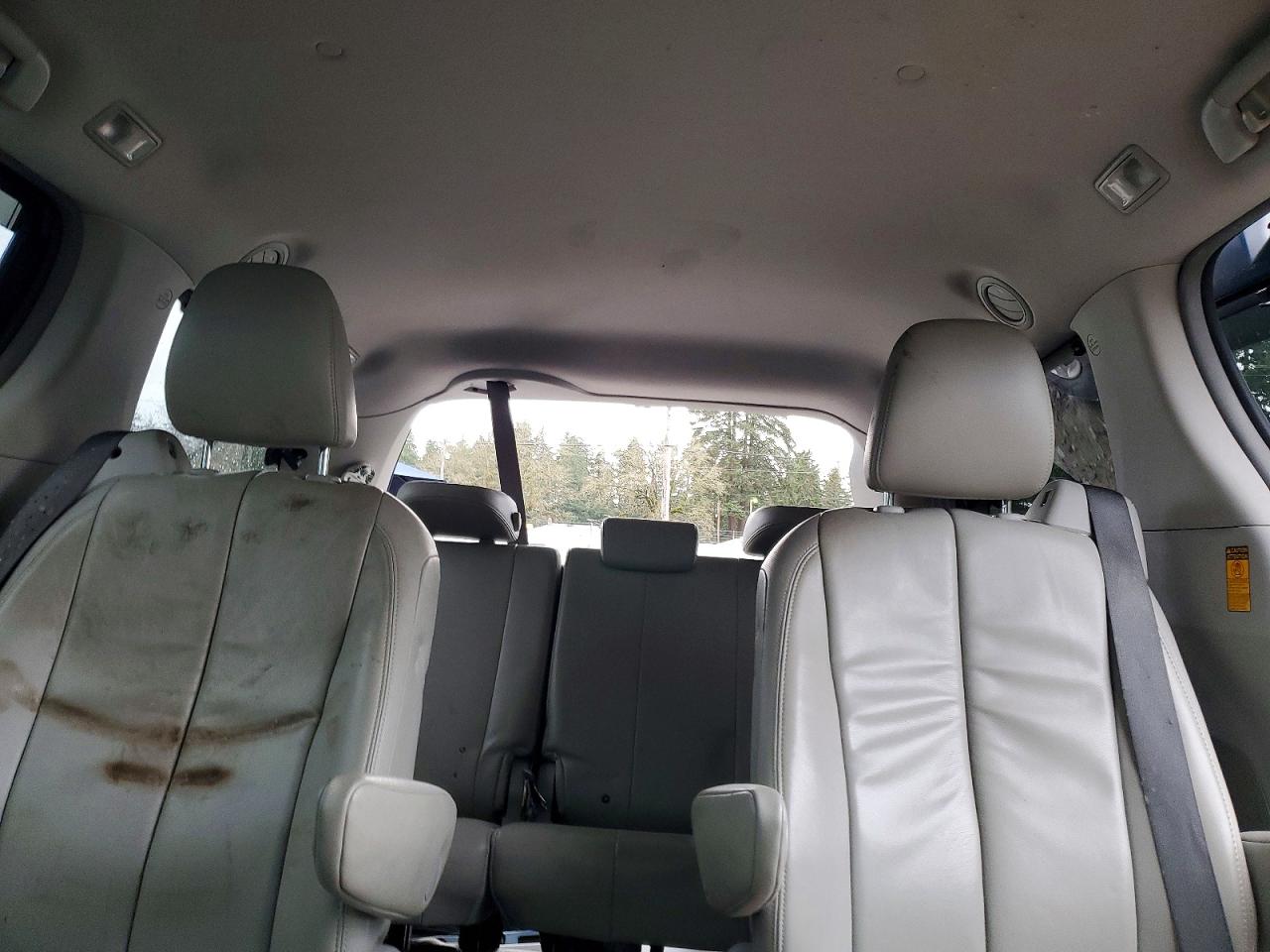 2014 TOYOTA SIENNA XLE photo 10