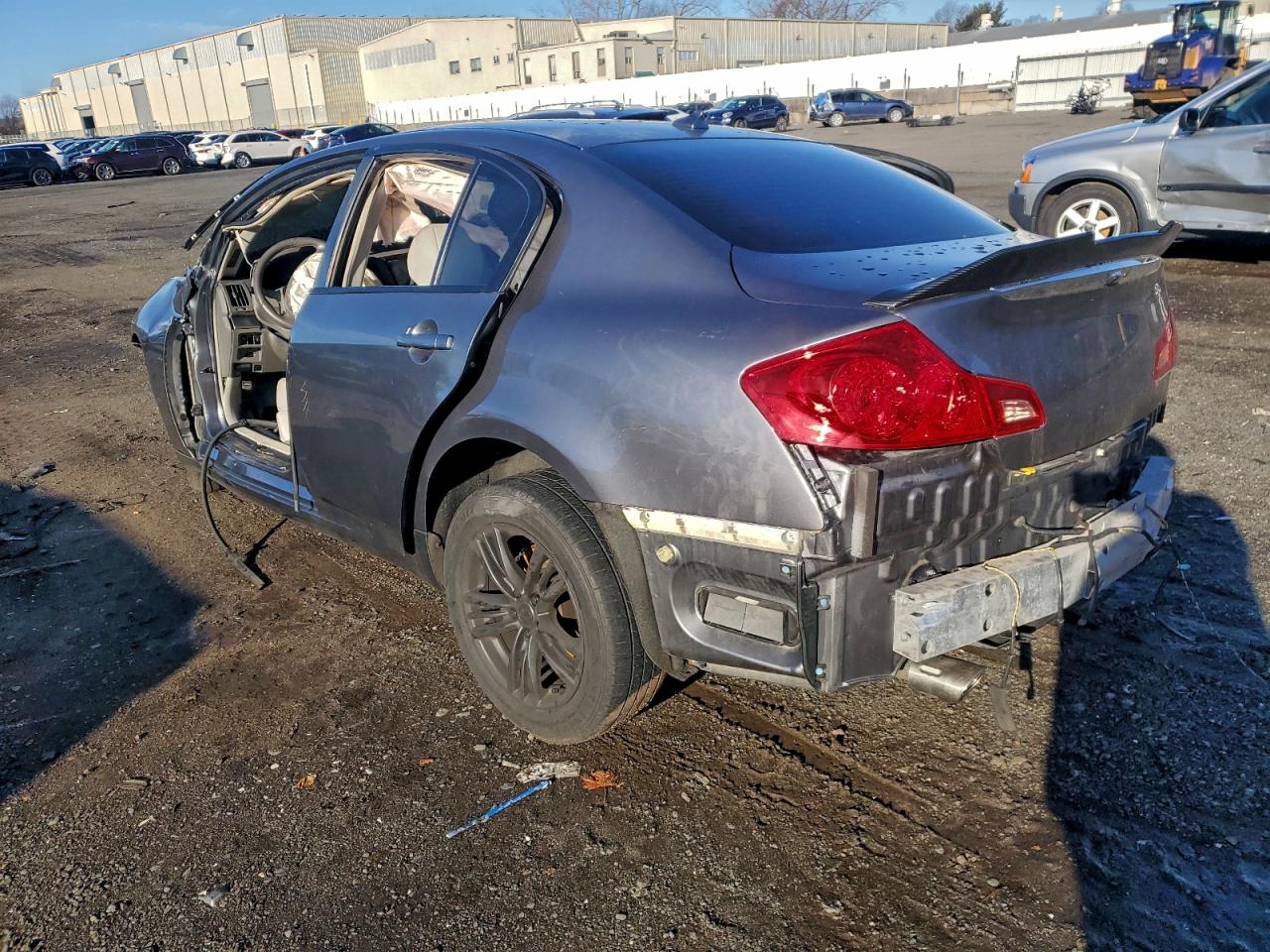 2013 INFINITI G37 photo 2