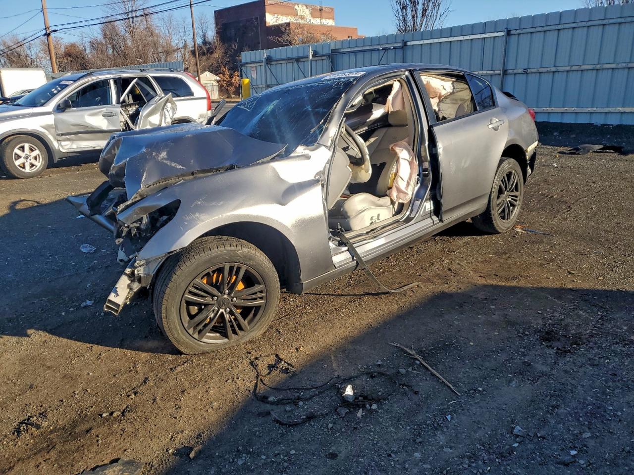 2013 INFINITI G37