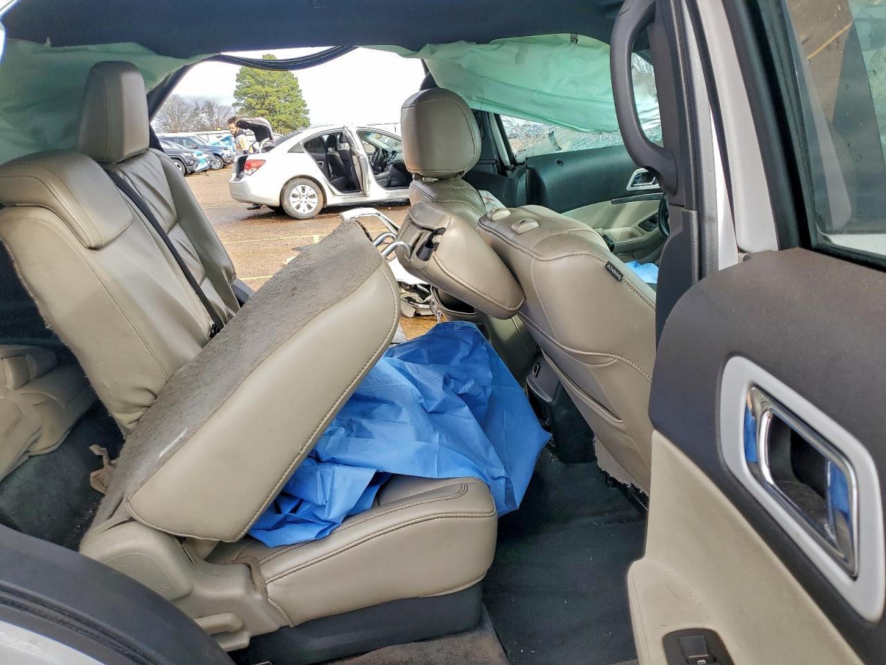 2011 FORD EXPLORER XLT photo 11