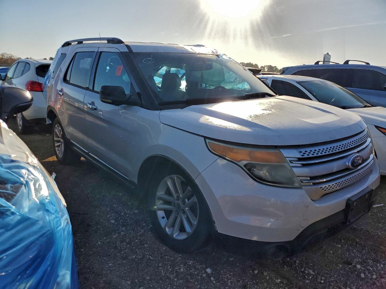 2011 FORD EXPLORER XLT photo 4