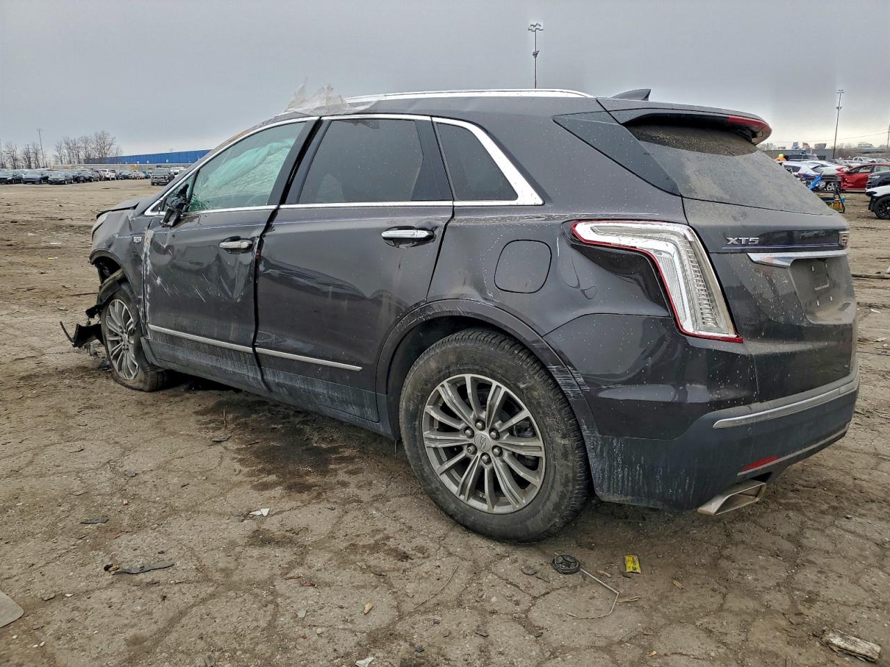 2017 CADILLAC XT5 LUXURY photo 2