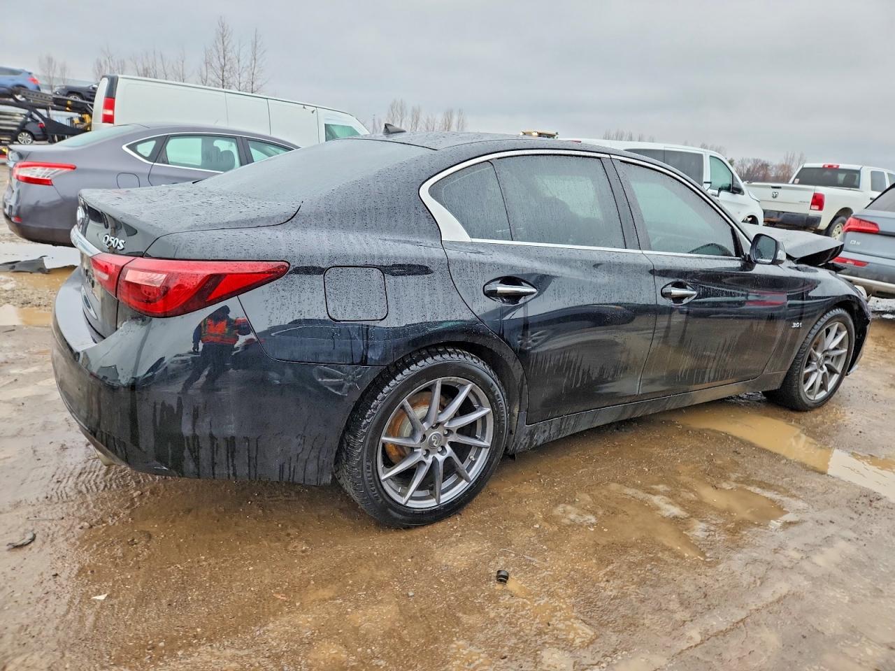 2018 INFINITI Q50 LUXE photo 3