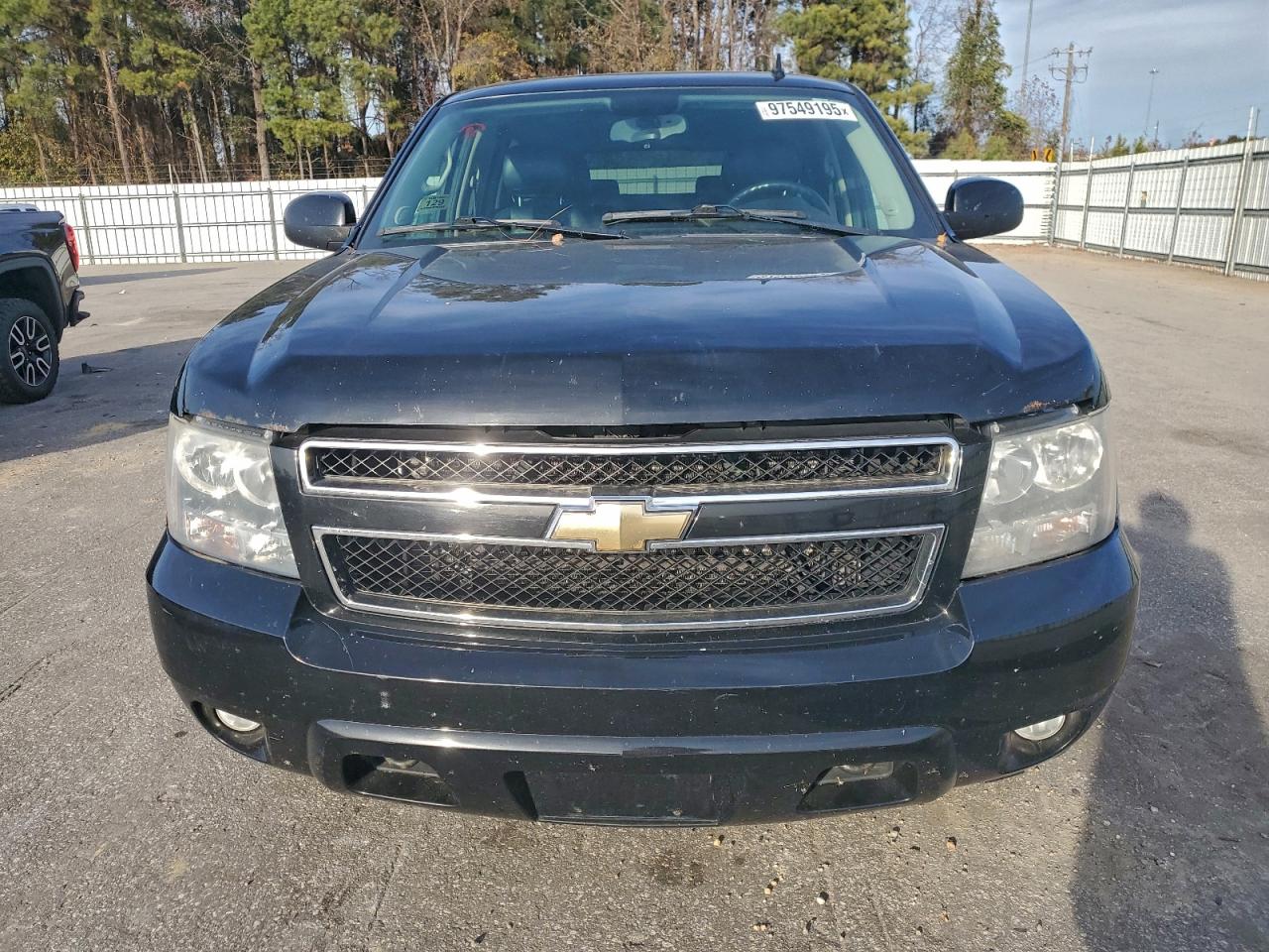 2011 CHEVROLET SUBURBAN K1500 LT photo 5