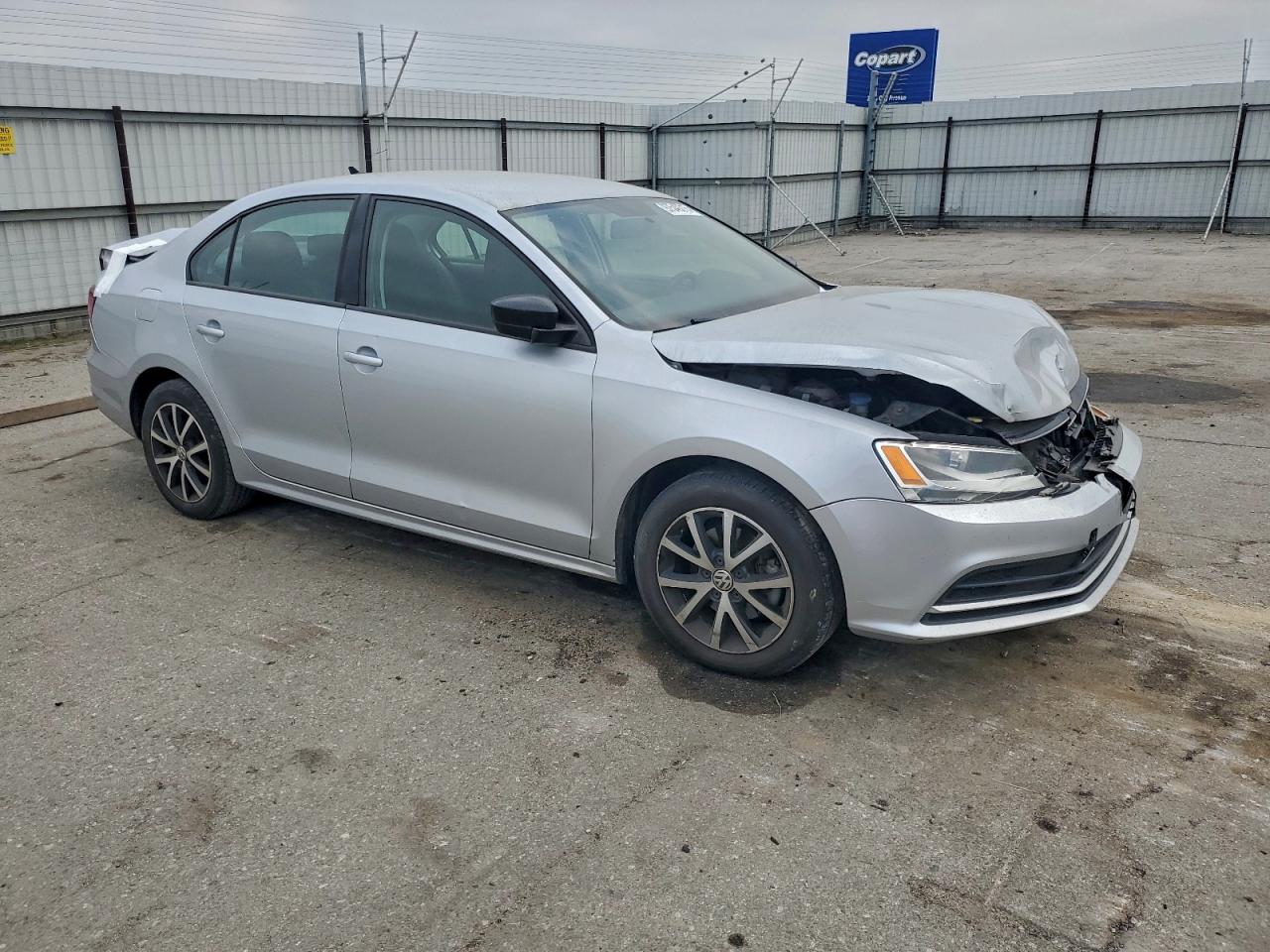 2016 VOLKSWAGEN JETTA SE photo 4