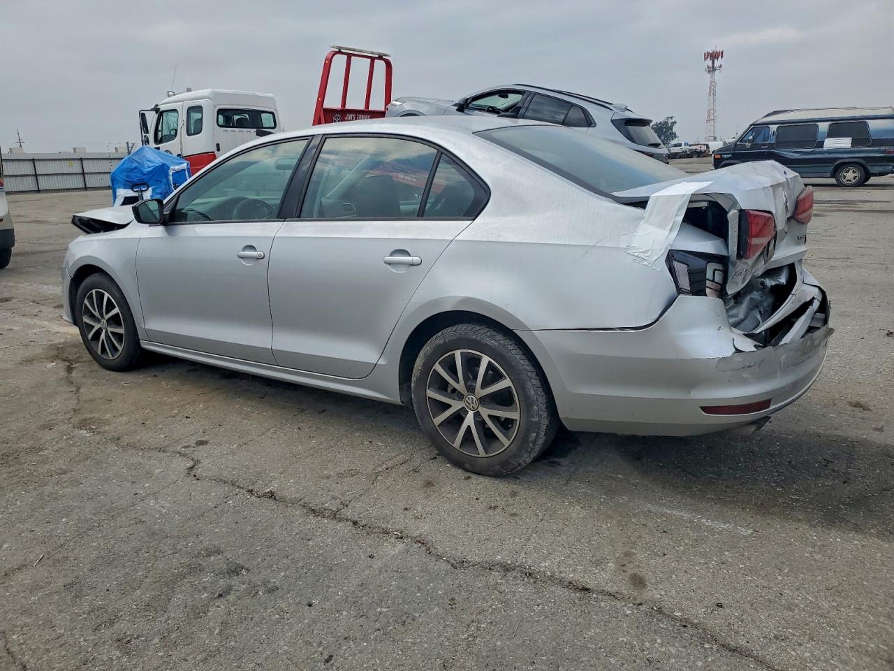 2016 VOLKSWAGEN JETTA SE photo 2