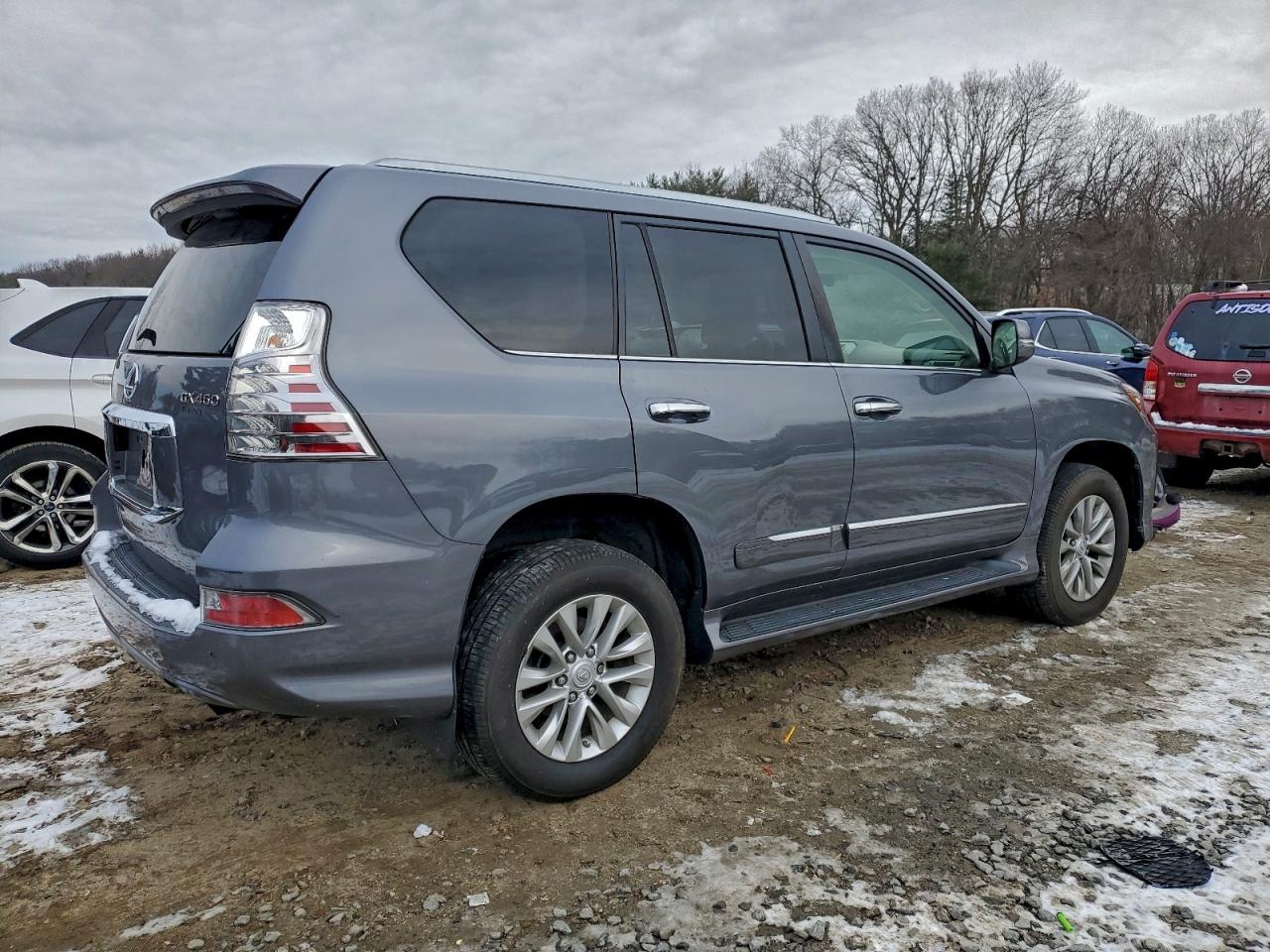 2016 LEXUS GX 460 photo 3
