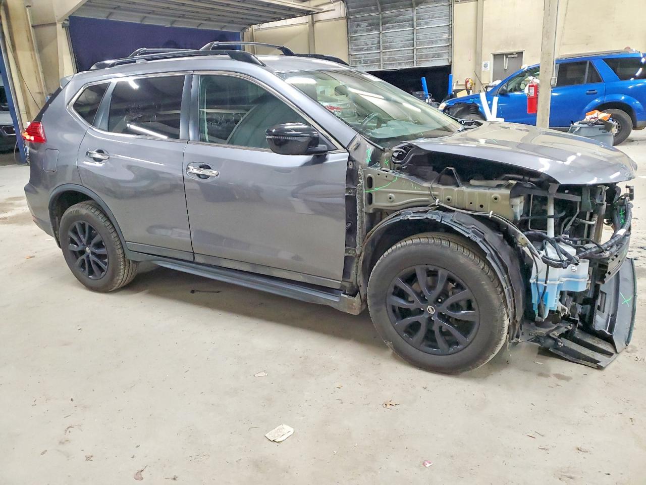 2017 NISSAN ROGUE SV photo 4
