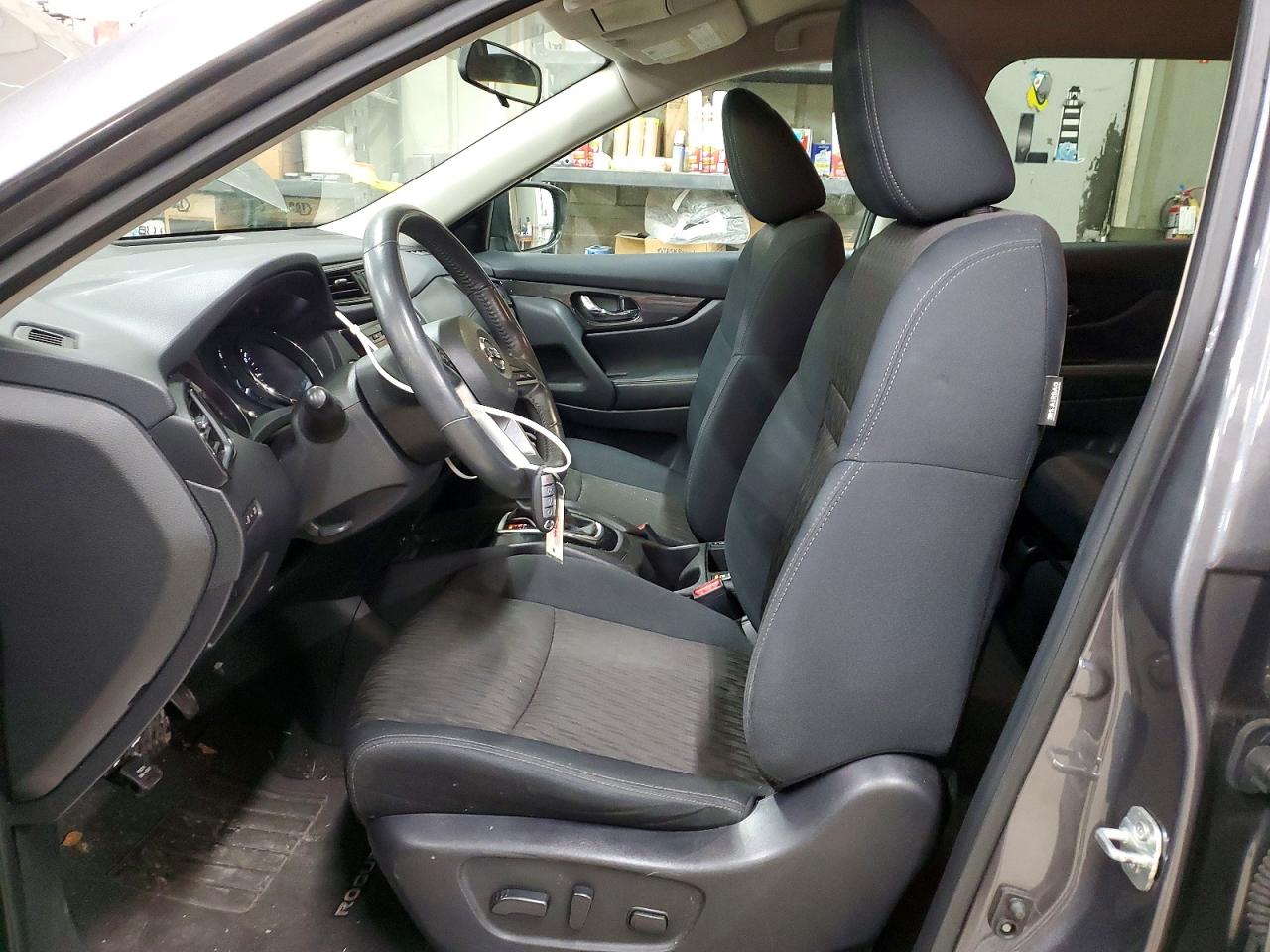 2017 NISSAN ROGUE SV photo 7