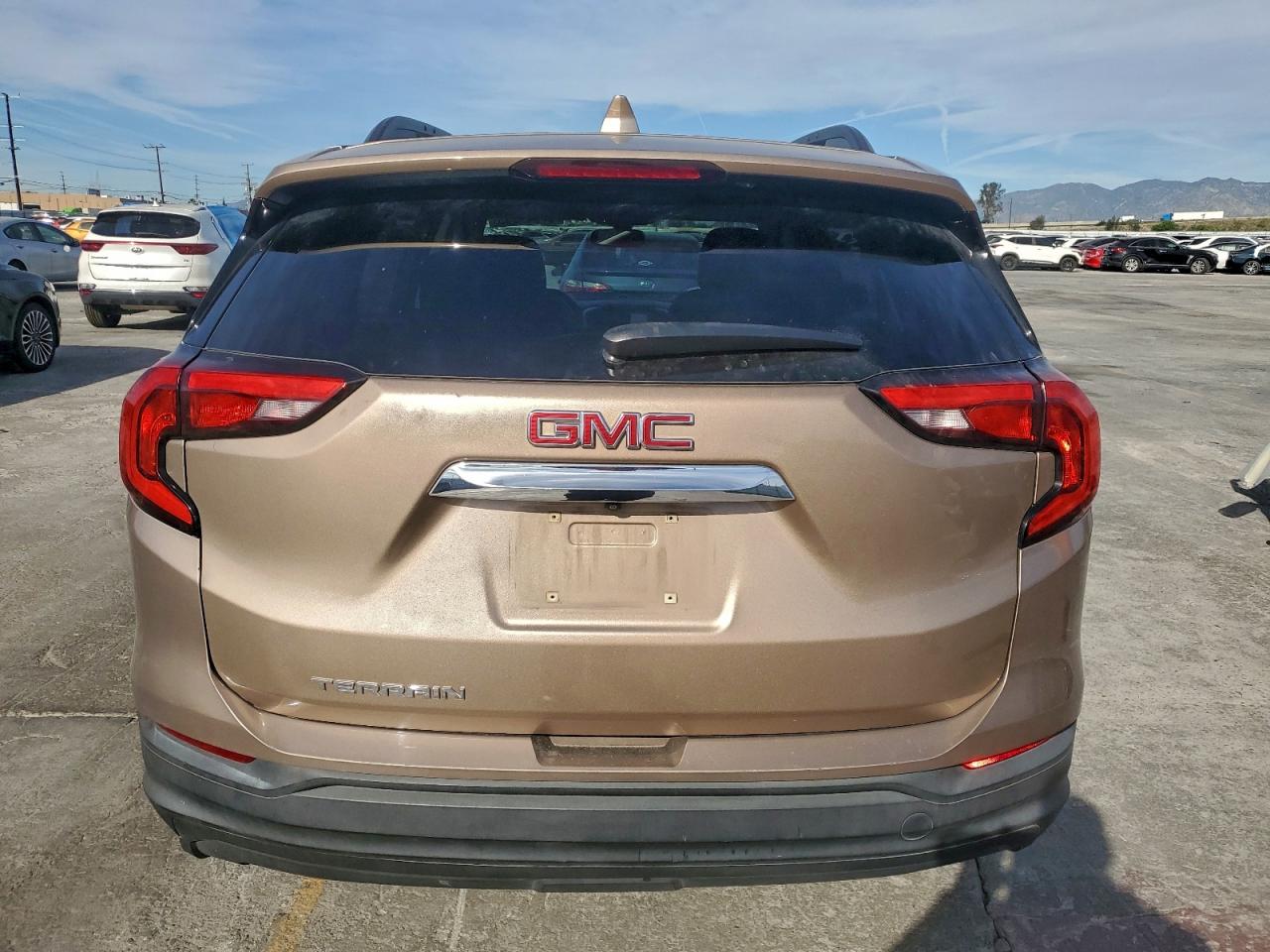 2018 GMC TERRAIN SLE photo 11