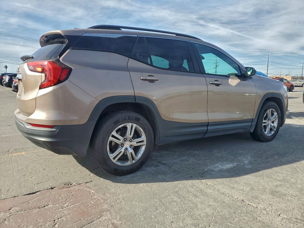 2018 GMC TERRAIN SLE photo 5