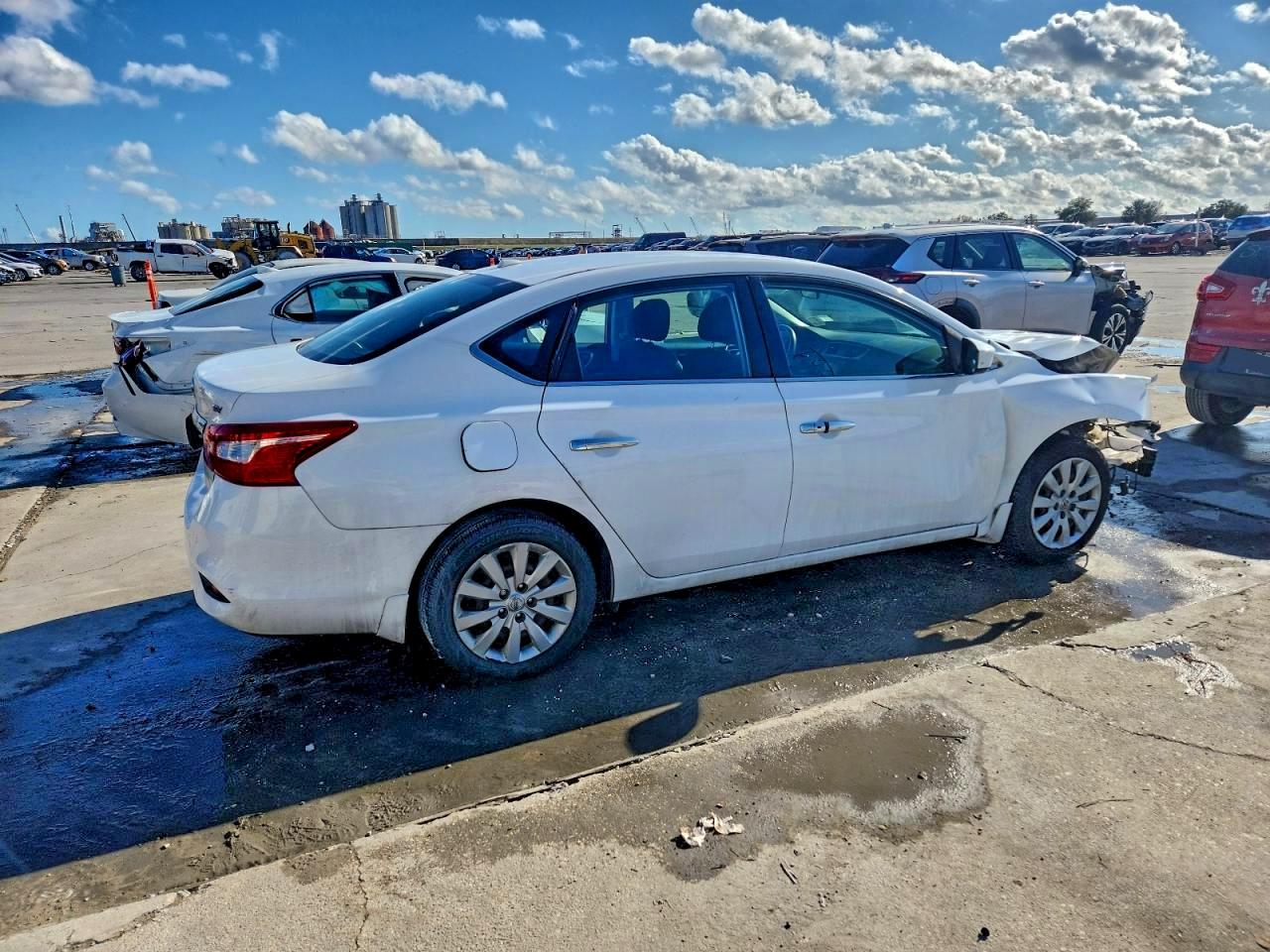 2017 NISSAN SENTRA S photo 3