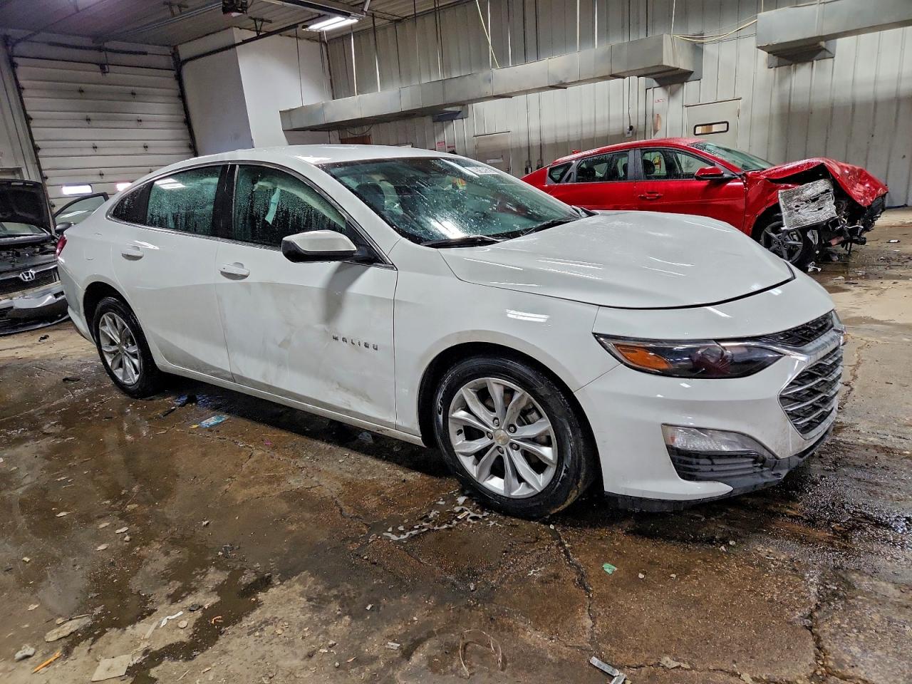 2025 CHEVROLET MALIBU LT photo 4