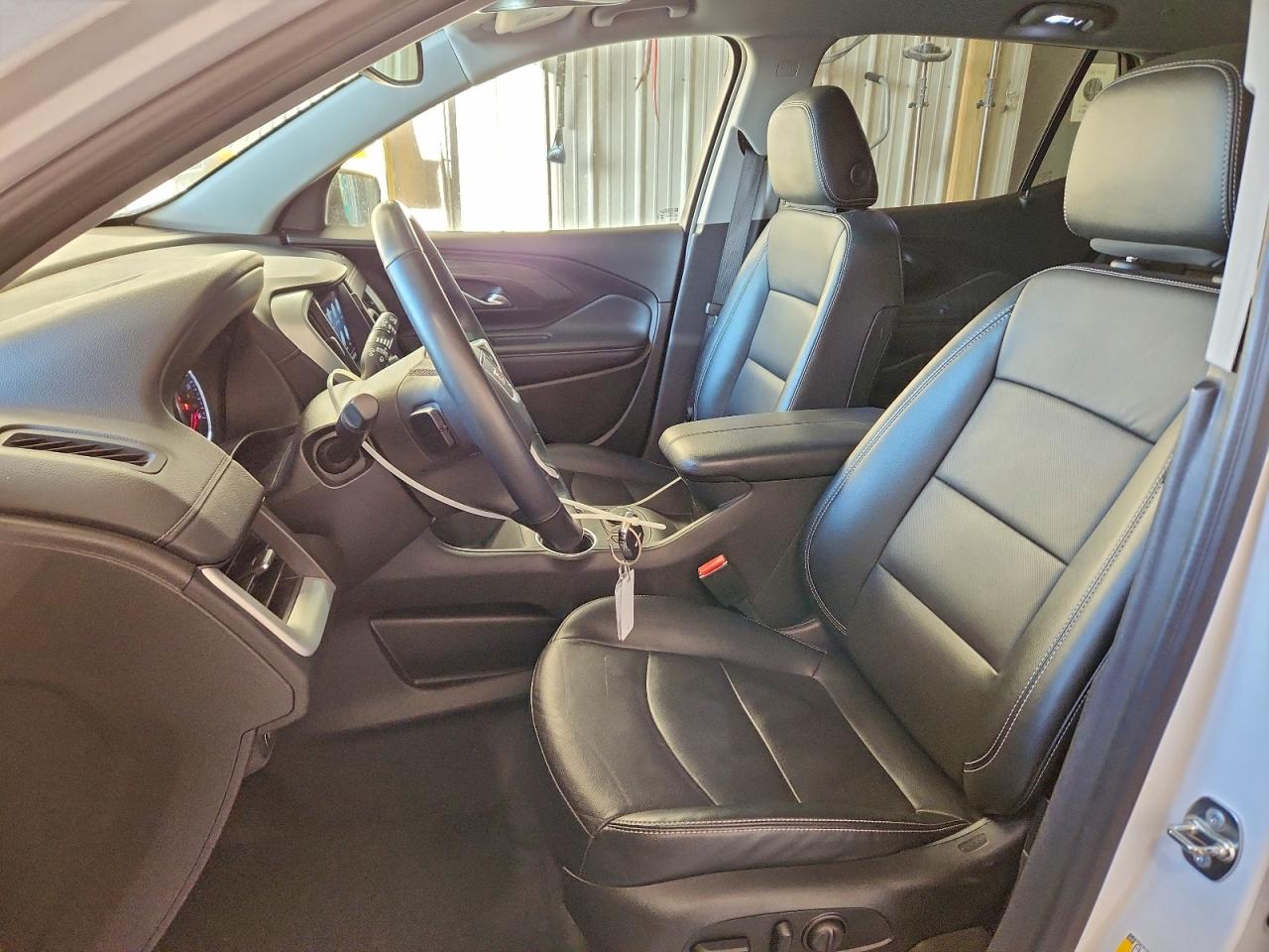 2024 GMC TERRAIN SLT photo 7