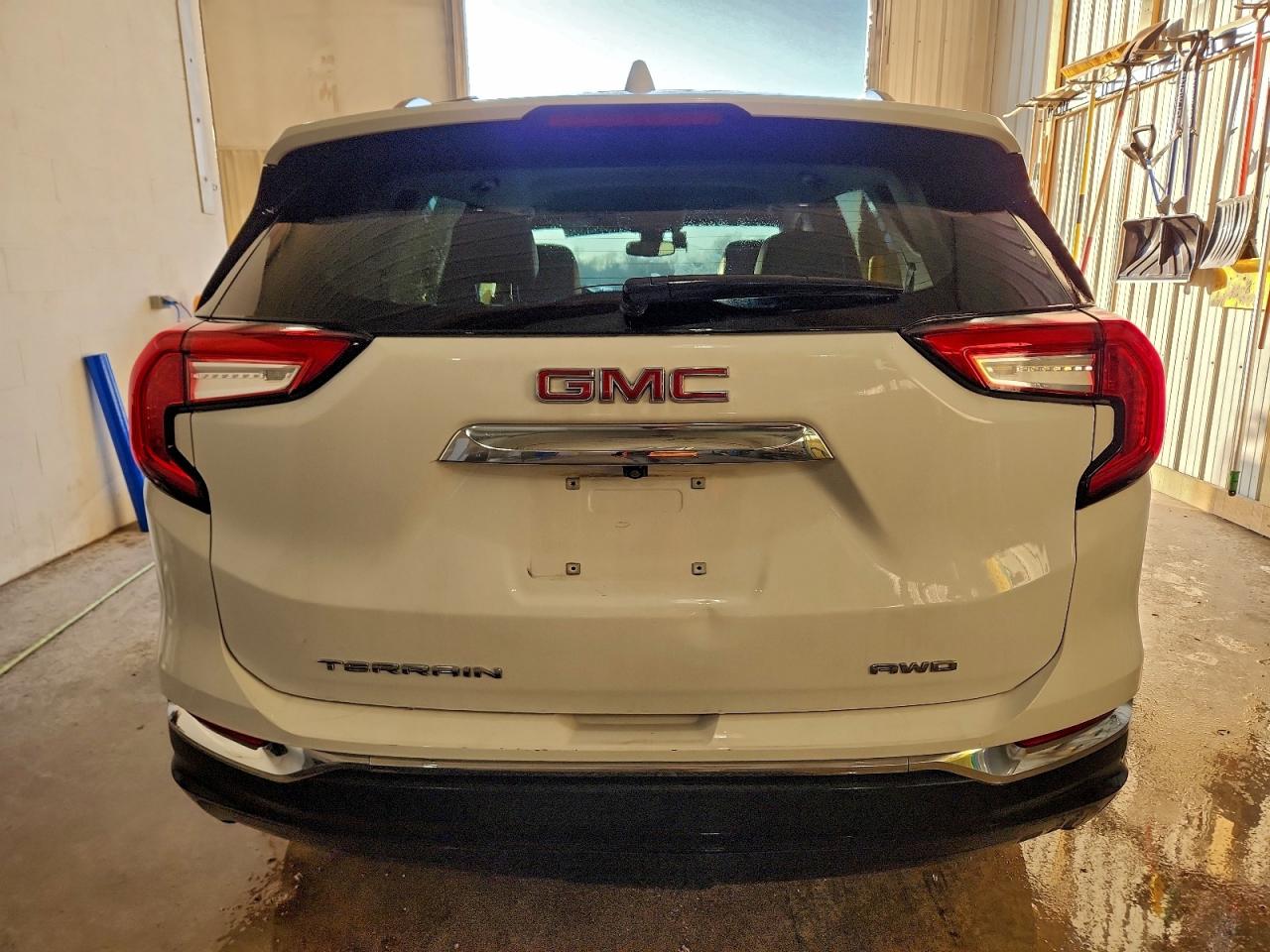 2024 GMC TERRAIN SLT photo 6