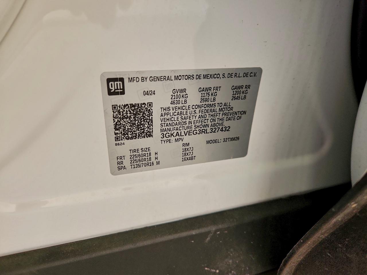2024 GMC TERRAIN SLT photo 13
