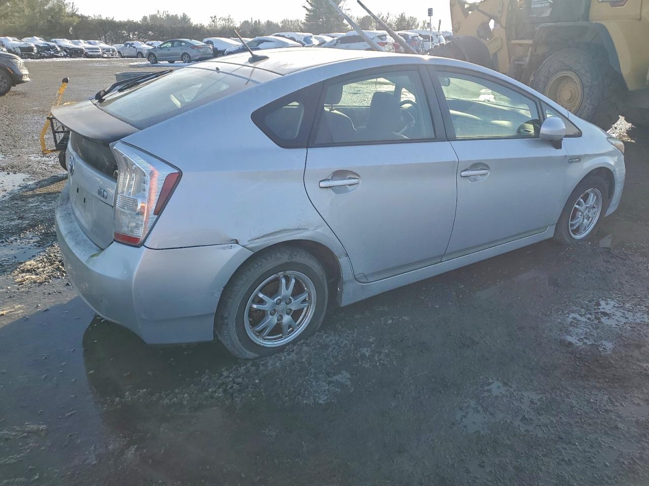 2011 TOYOTA PRIUS photo 3