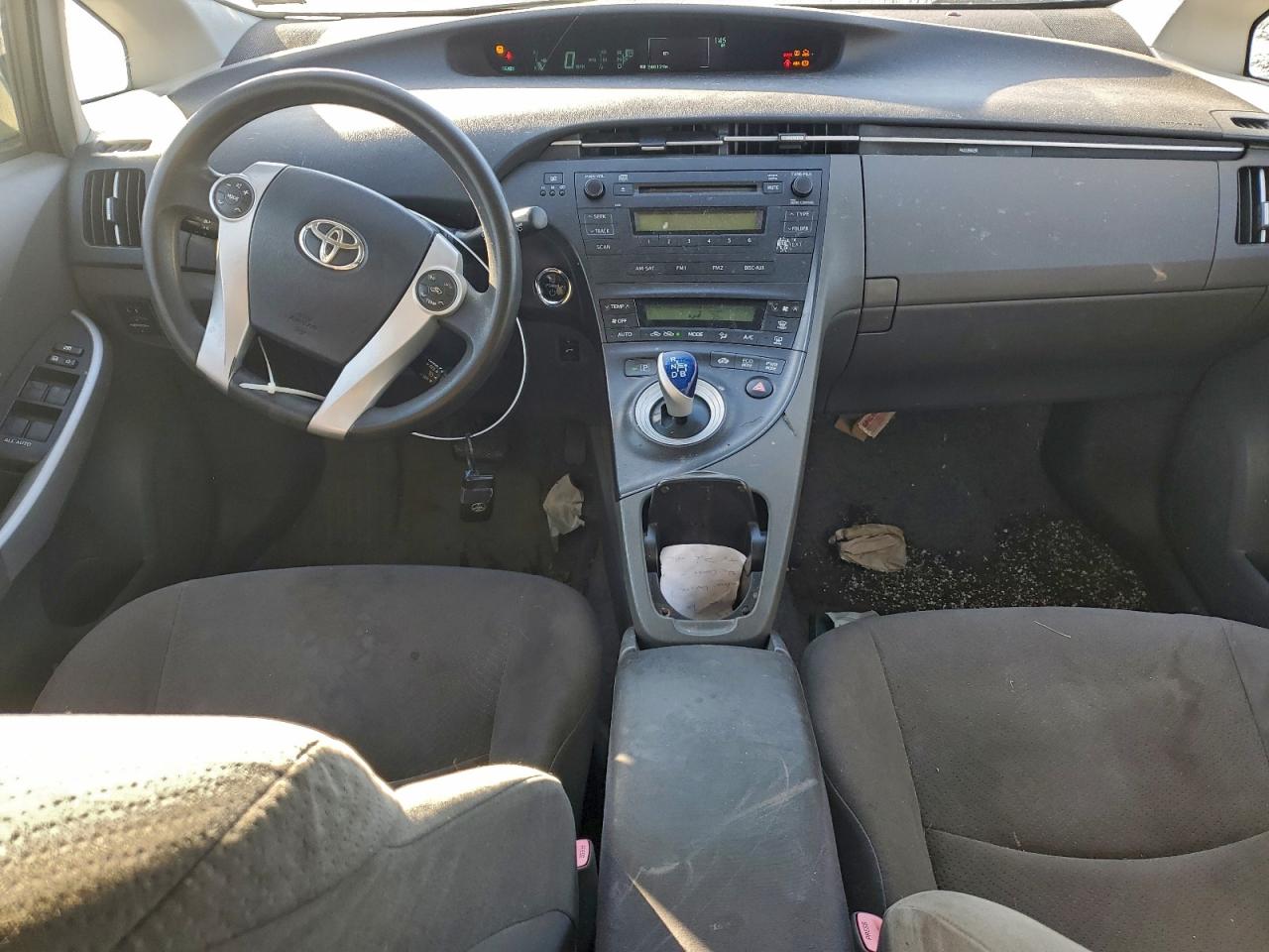 2011 TOYOTA PRIUS photo 8