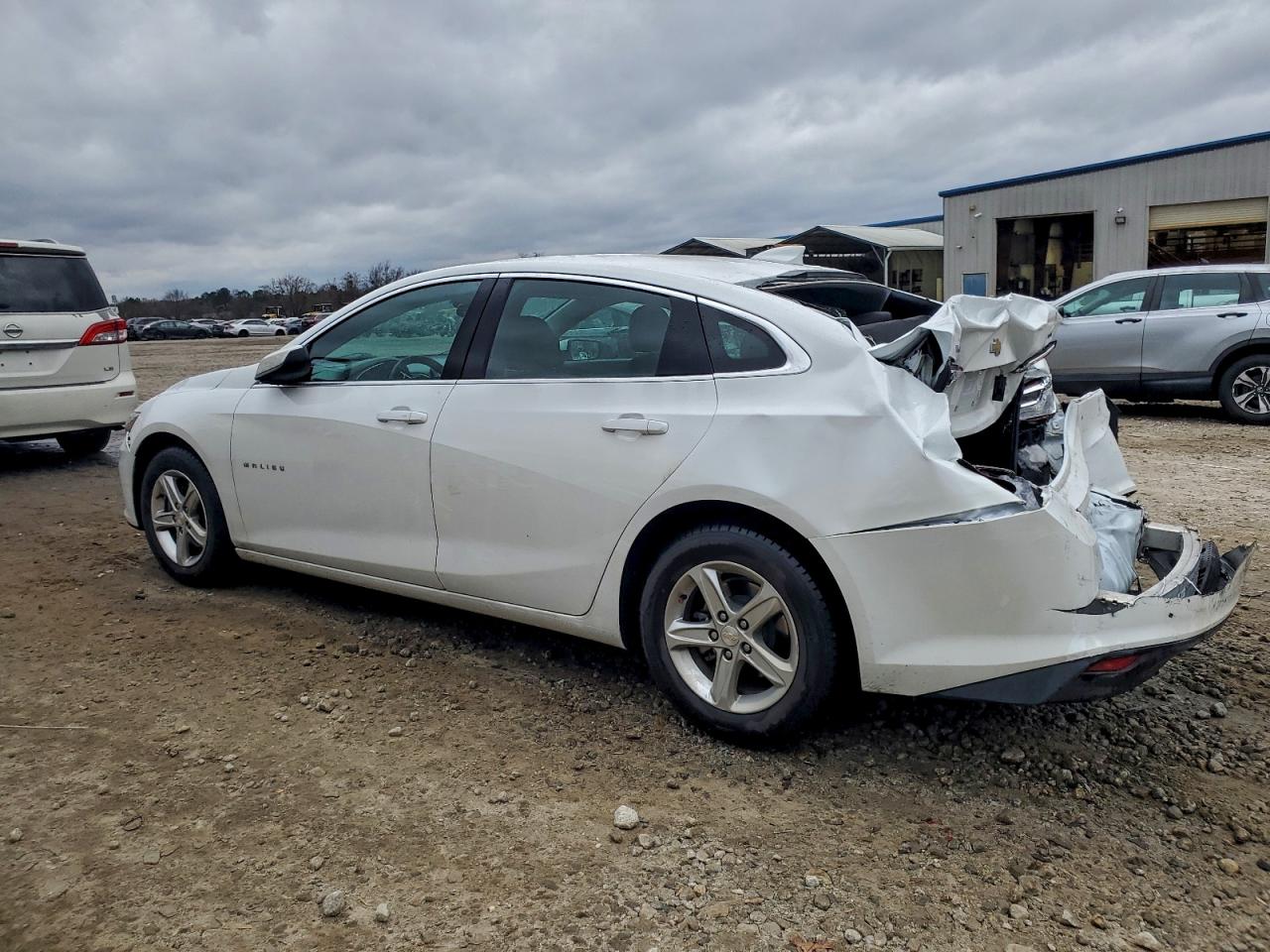2023 CHEVROLET MALIBU LT photo 2