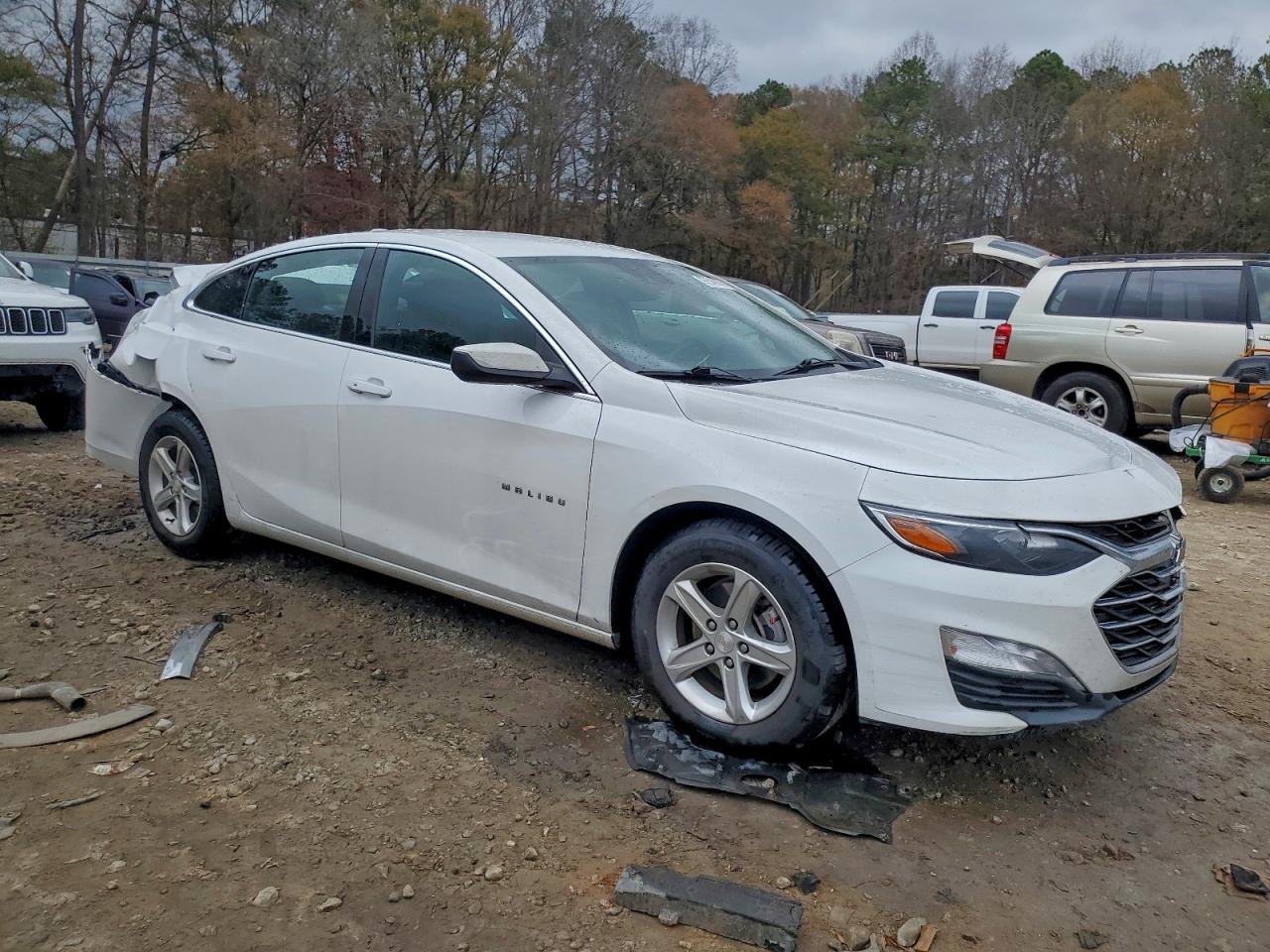 2023 CHEVROLET MALIBU LT photo 4