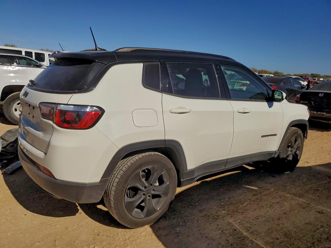 2019 JEEP COMPASS LATITUDE photo 3