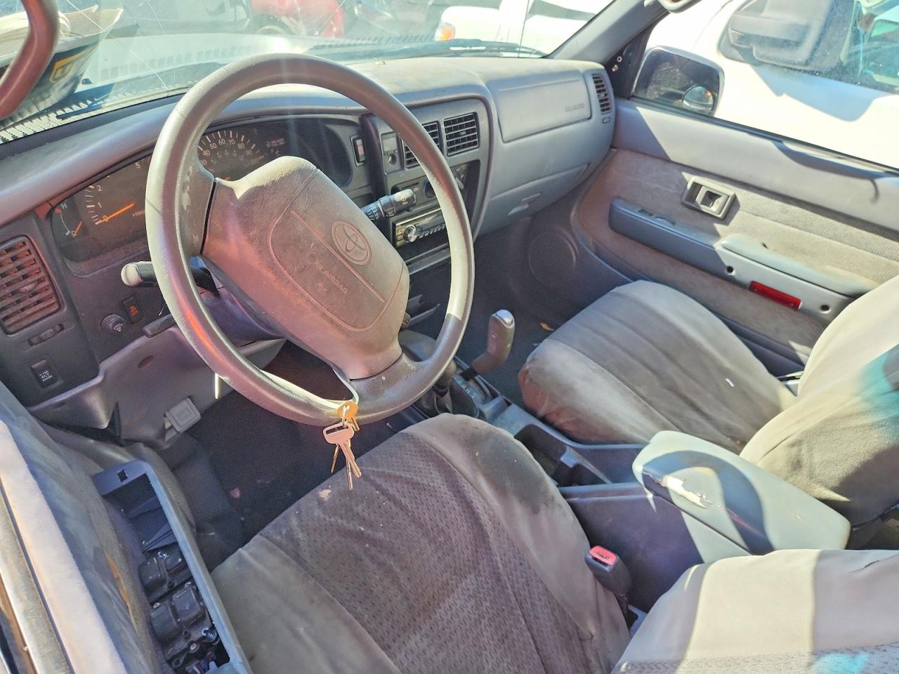 1999 TOYOTA TACOMA XTRACAB photo 8