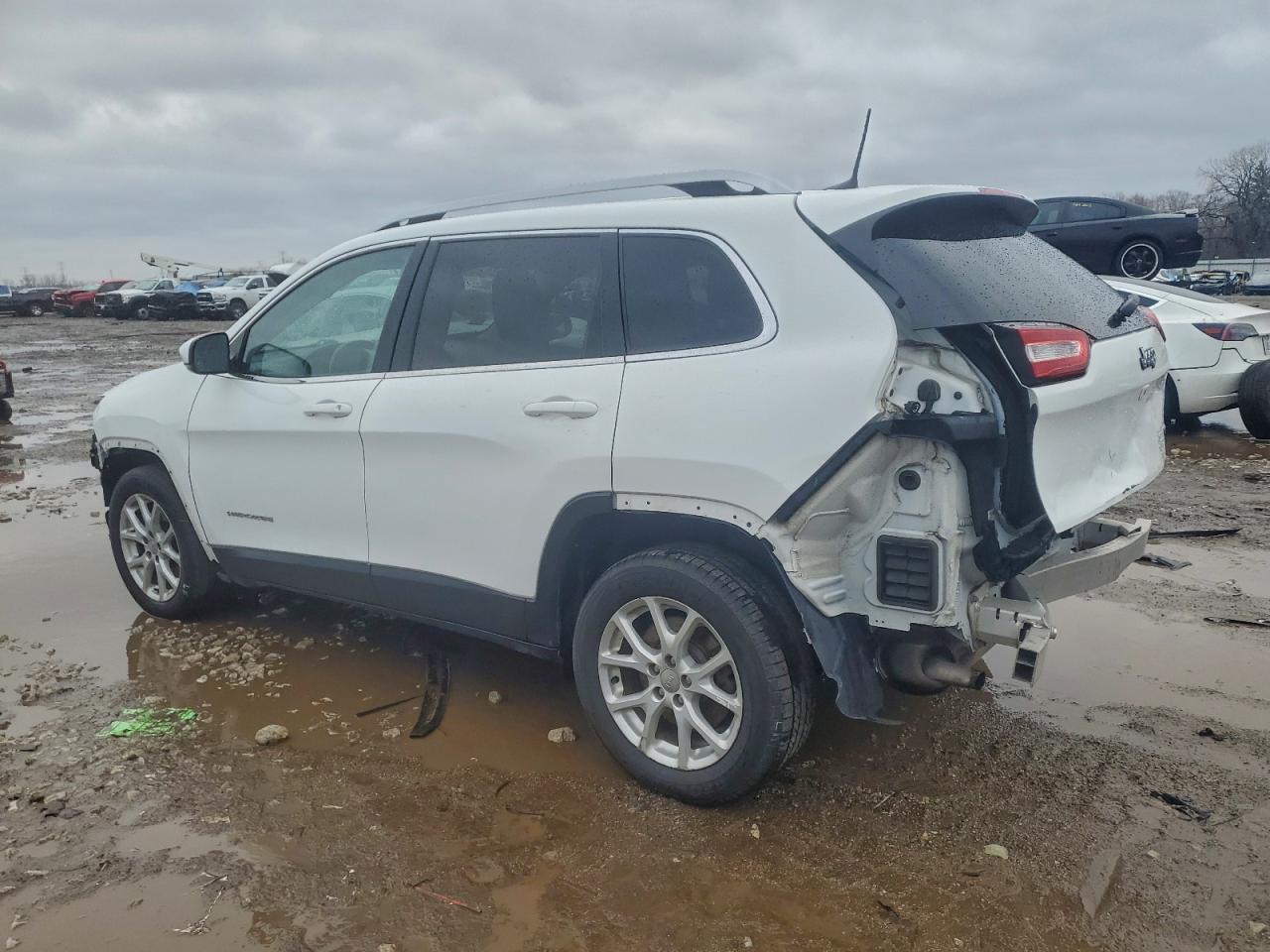 2017 JEEP CHEROKEE LATITUDE photo 2